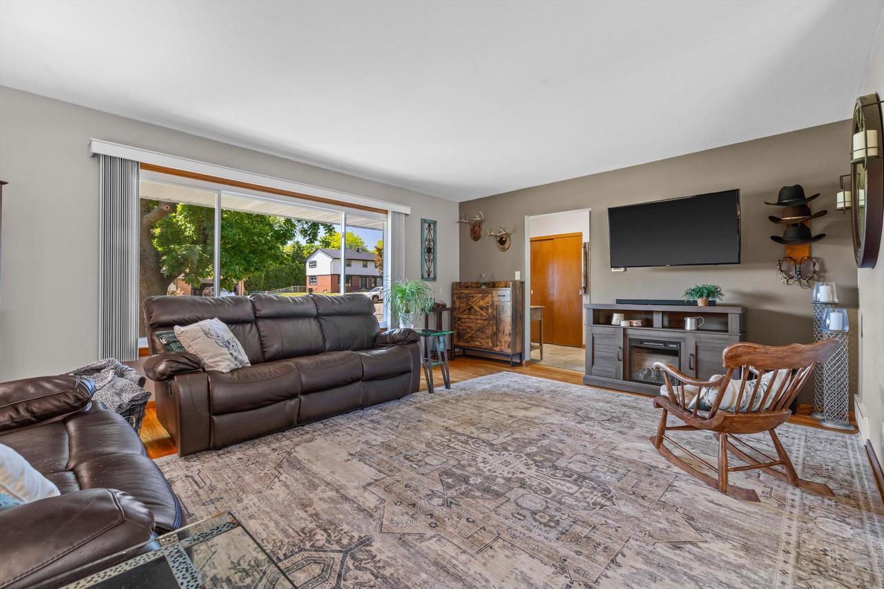 3521 Ascot DRIVE