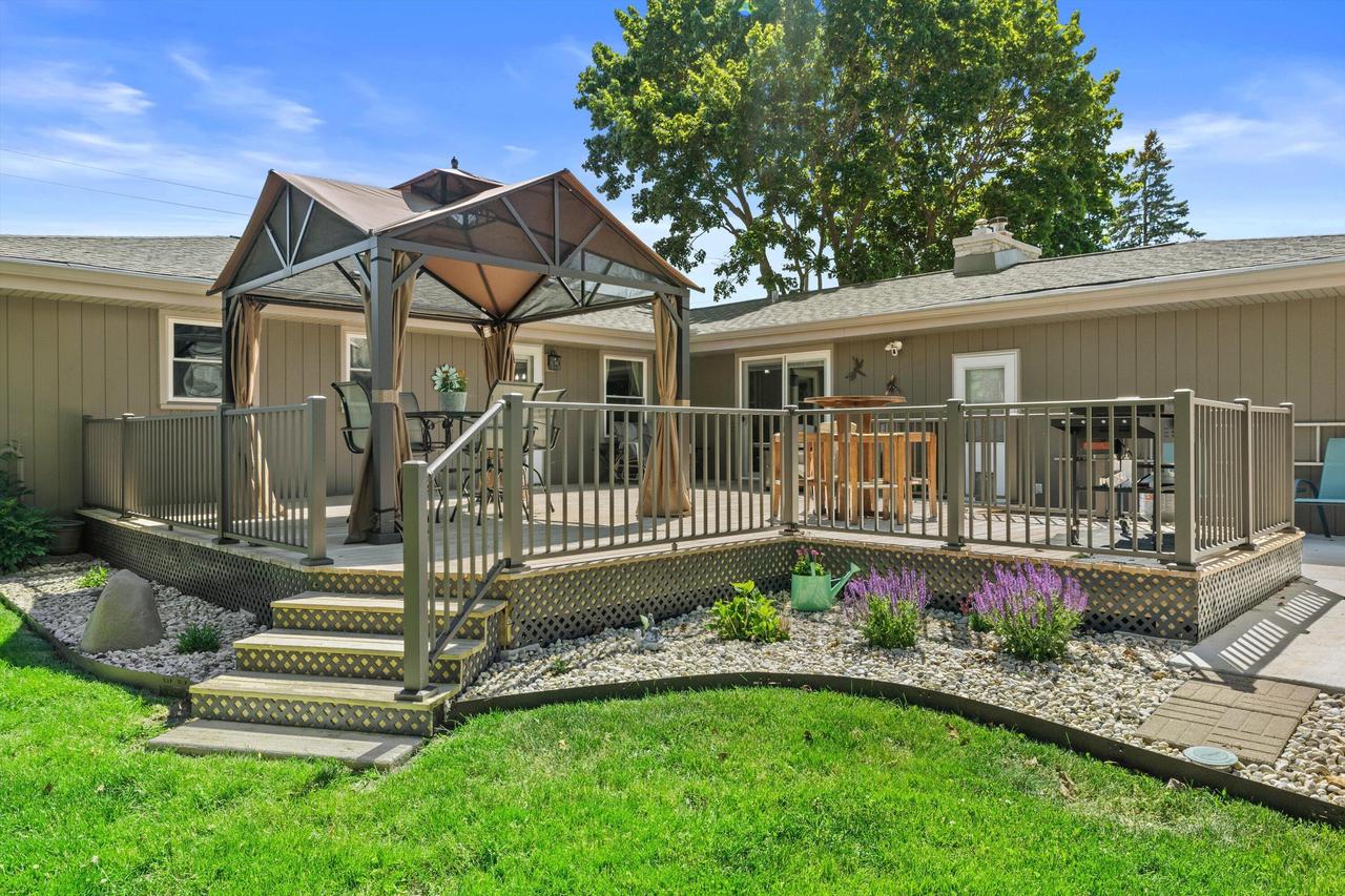 3521 Ascot DRIVE