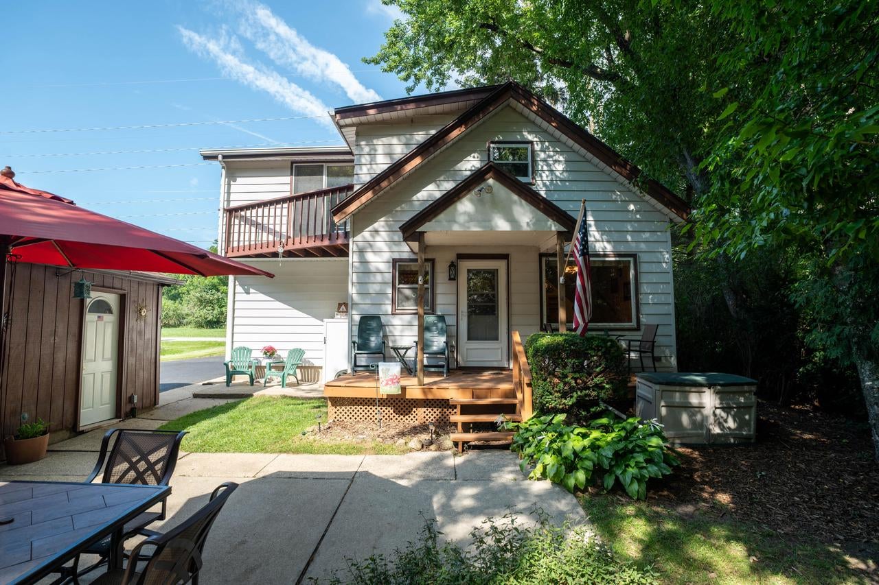 8548 N 68th STREET