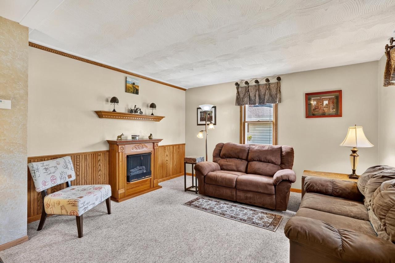 8548 N 68th STREET