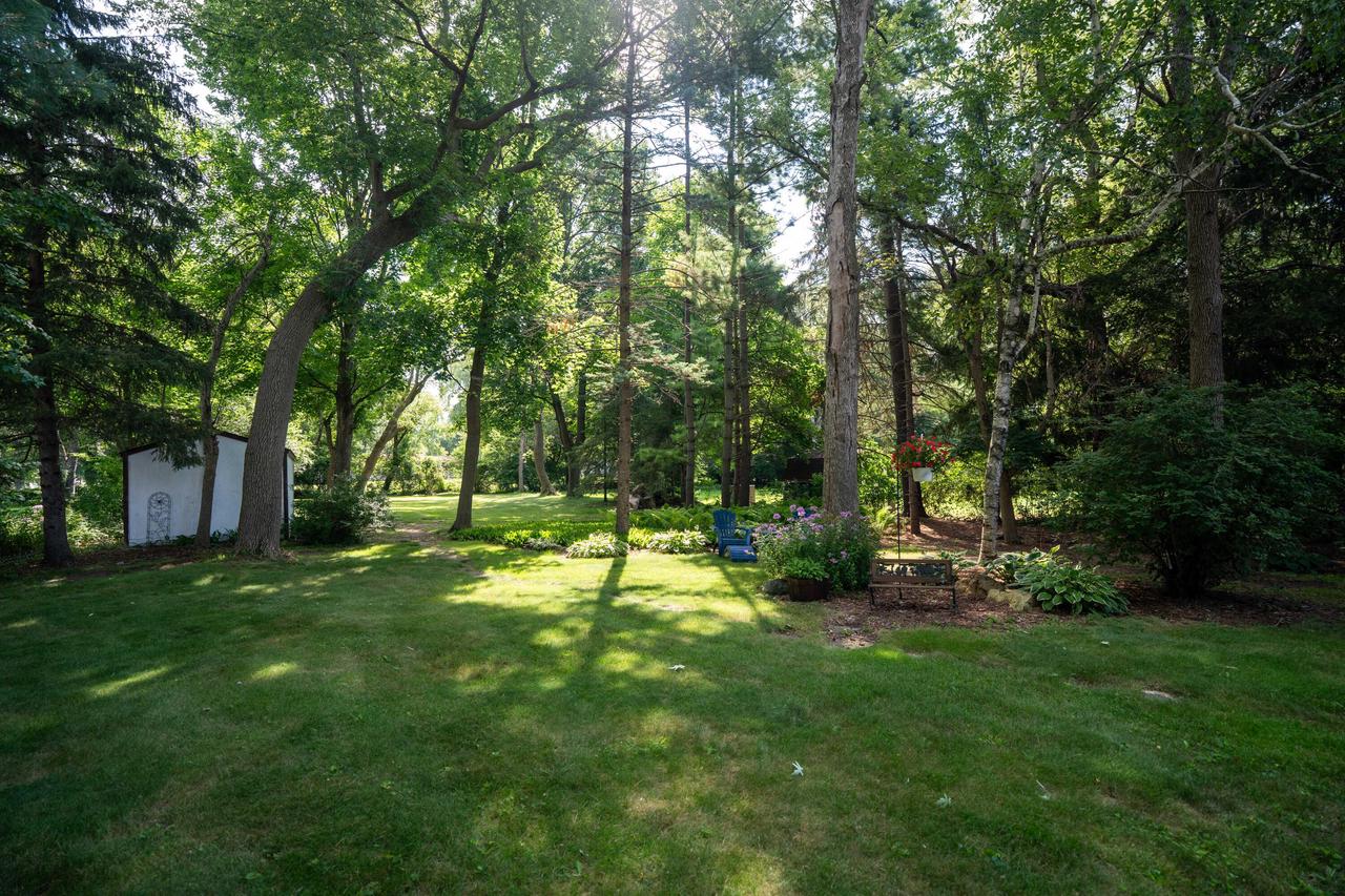 8548 N 68th STREET