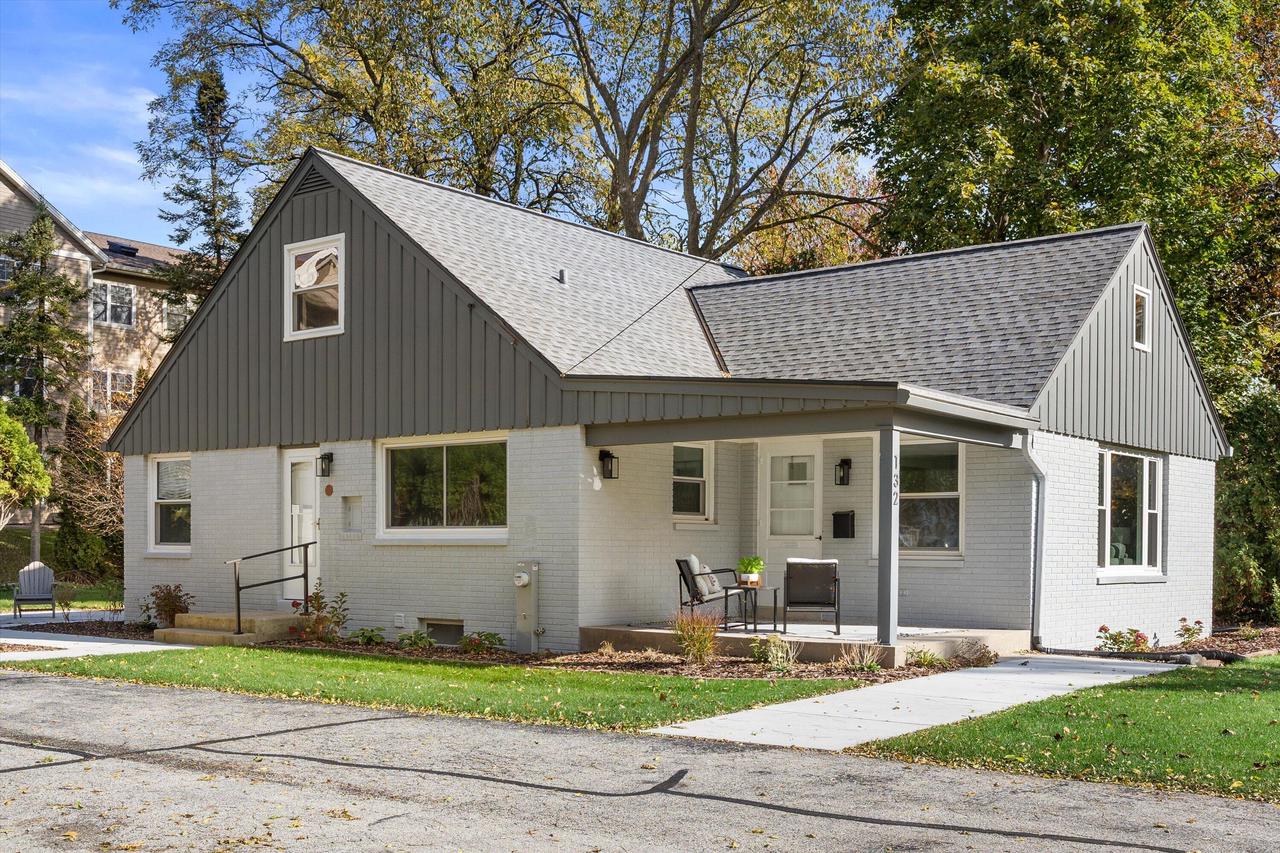 132 Riverview Drive Thiensville WI