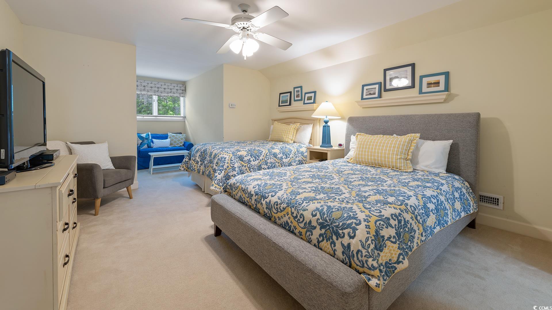 214 Collins Meadow Dr. Unit: 04