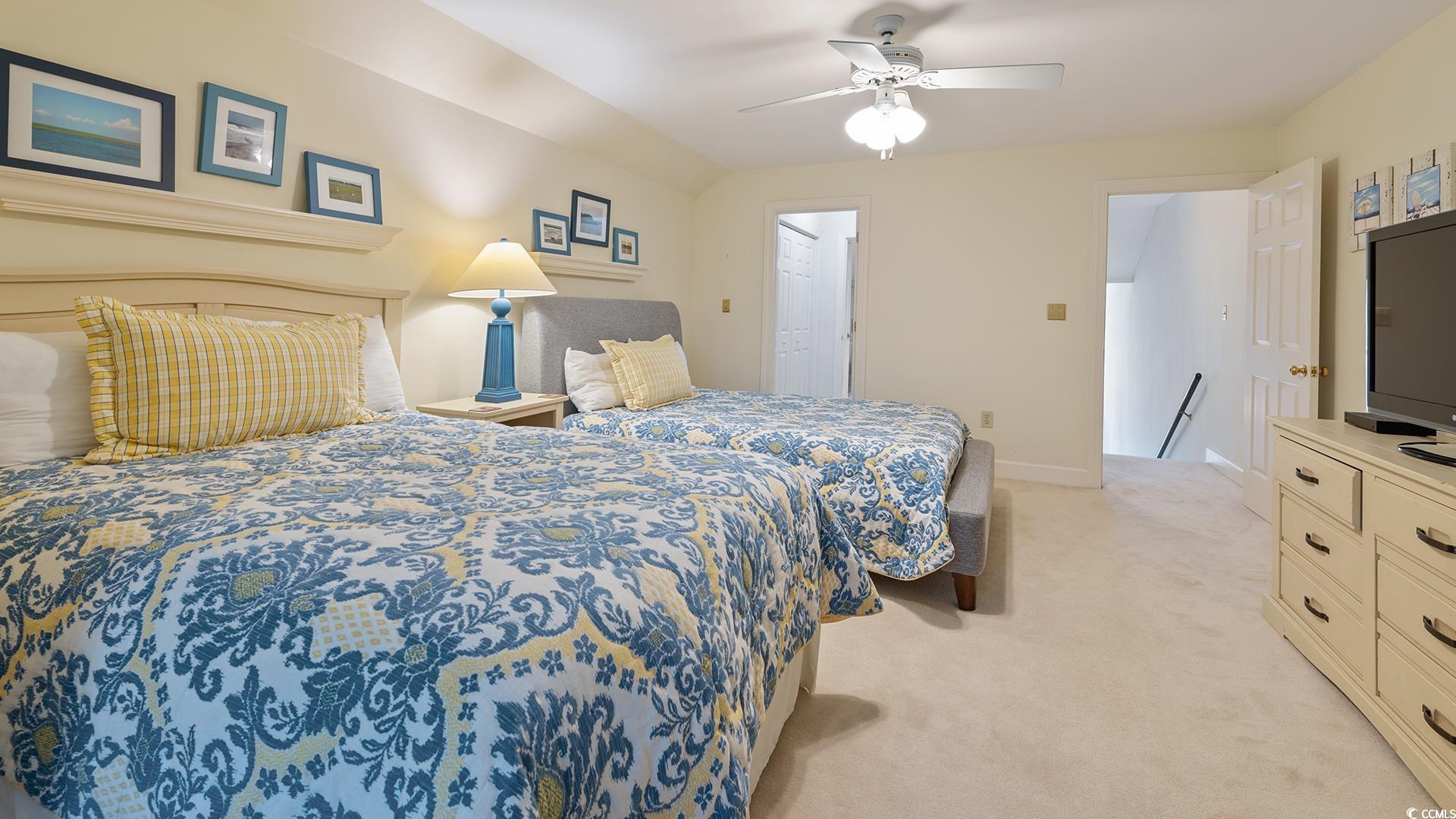 214 Collins Meadow Dr. Unit: 04