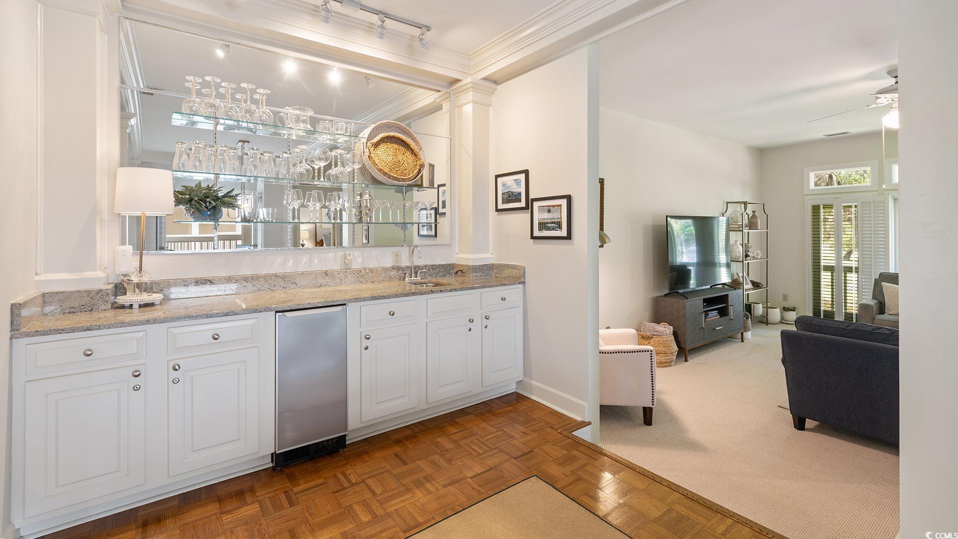 214 Collins Meadow Dr. Unit: 04