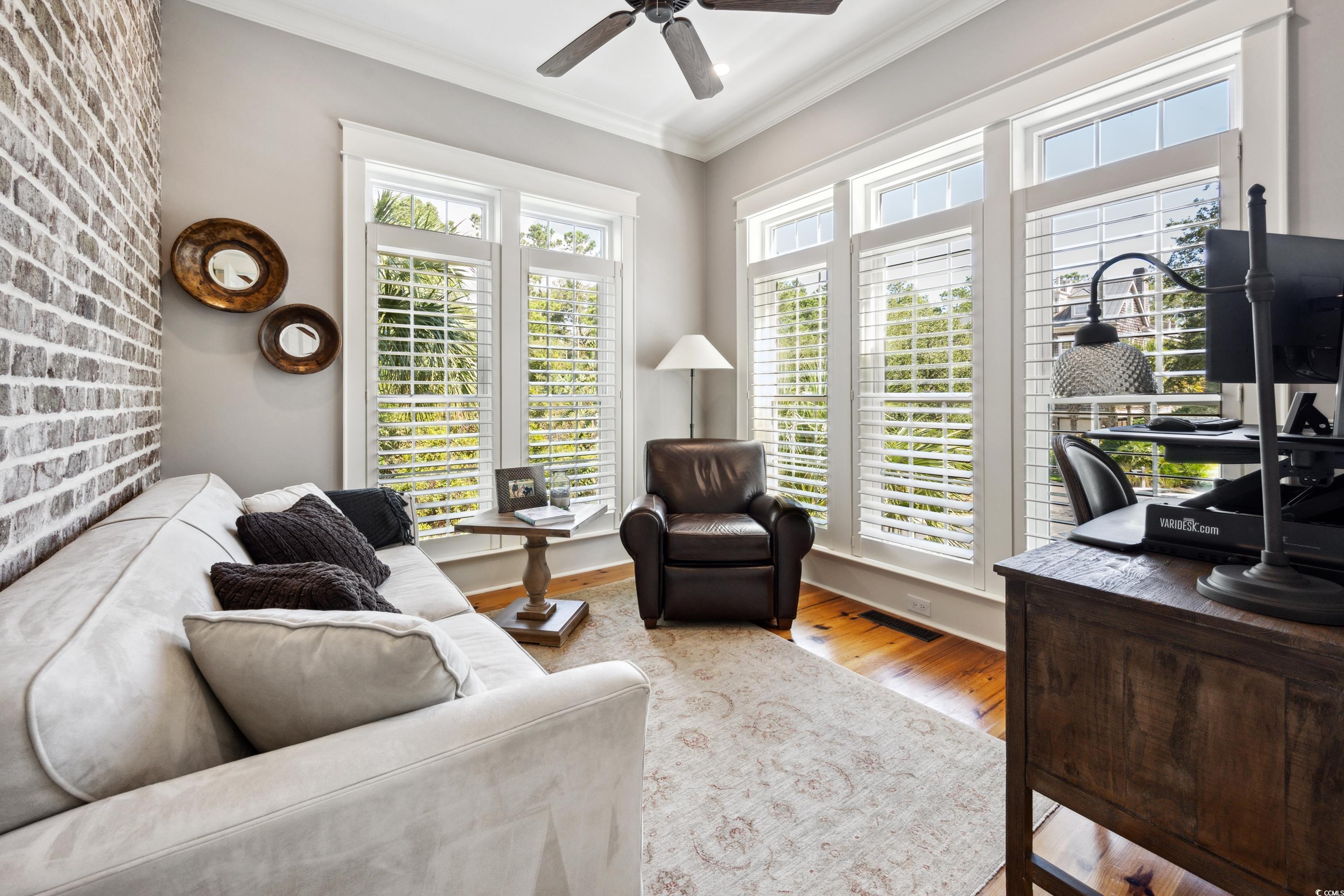 203 Whiting Ln.