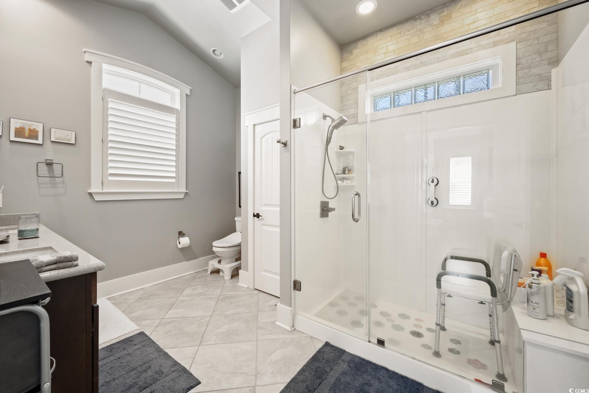77 Streater Ln.