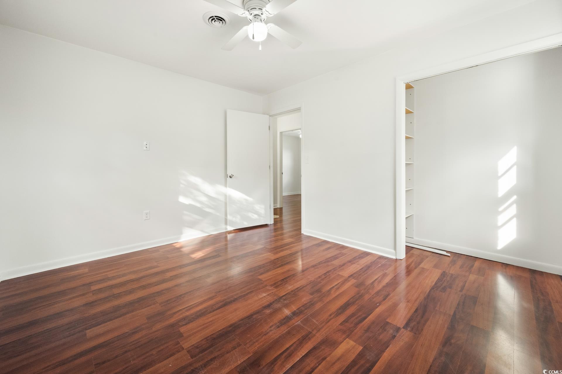 1607 Oak St.