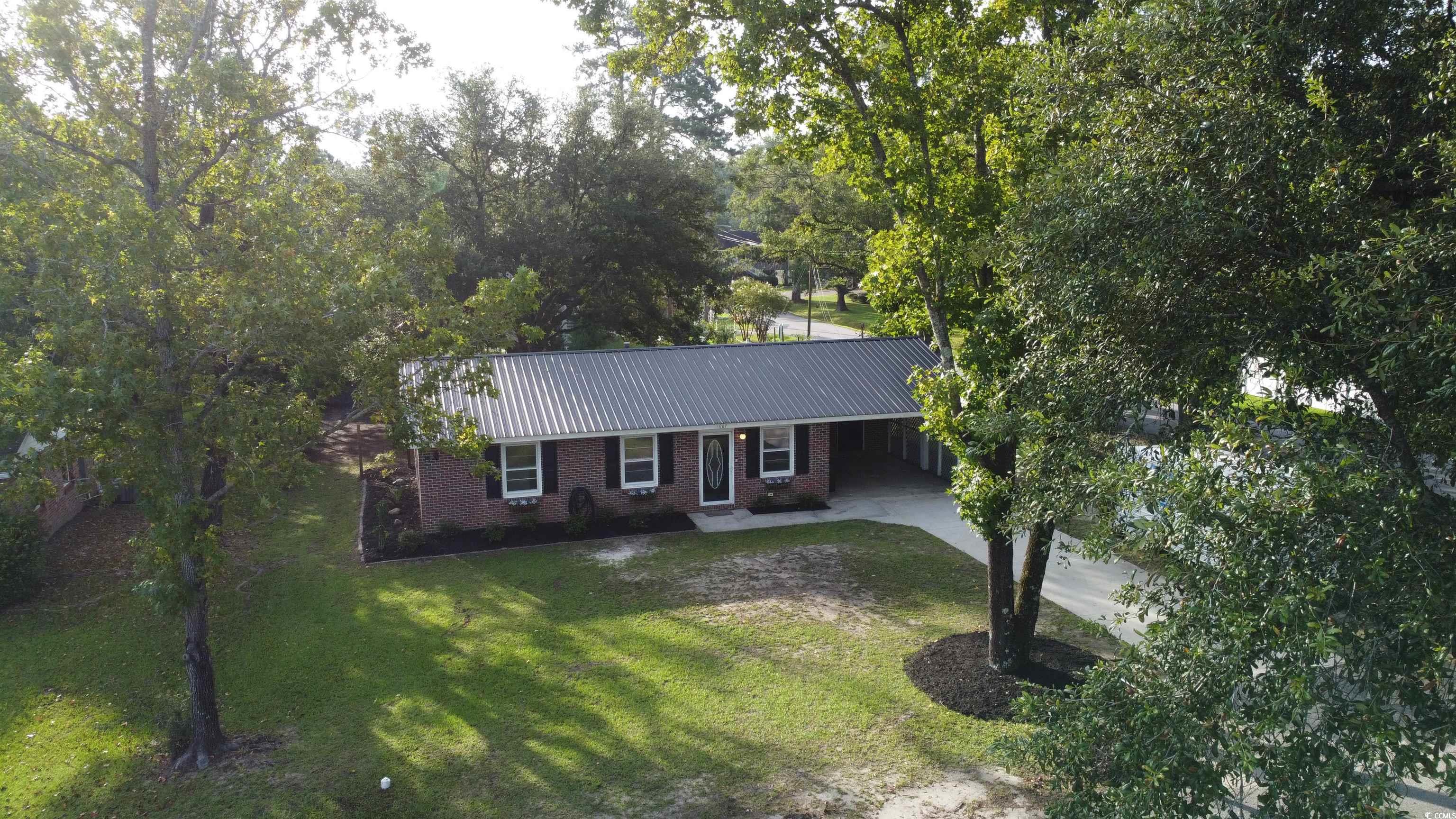 1607 Oak St.