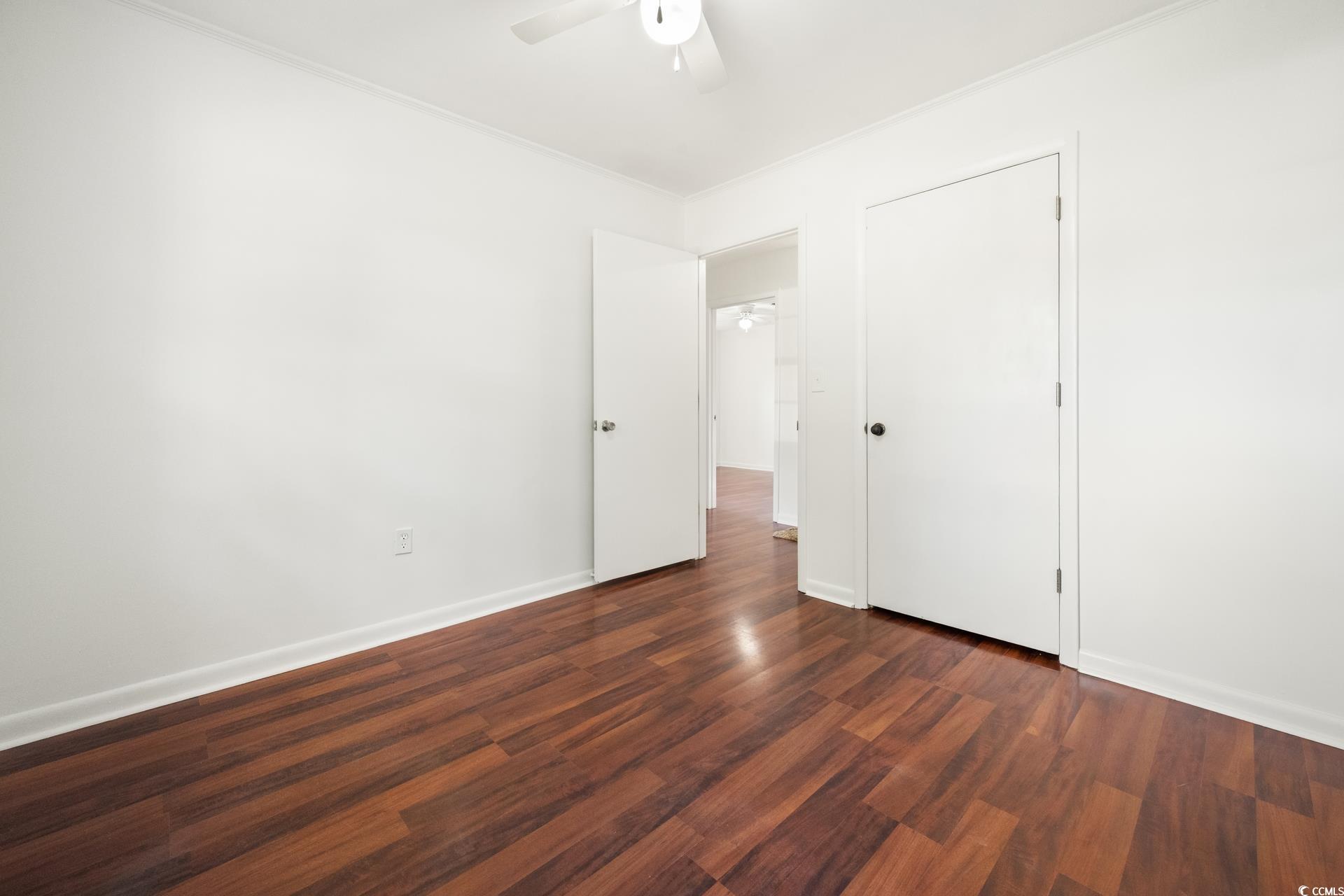 1607 Oak St.