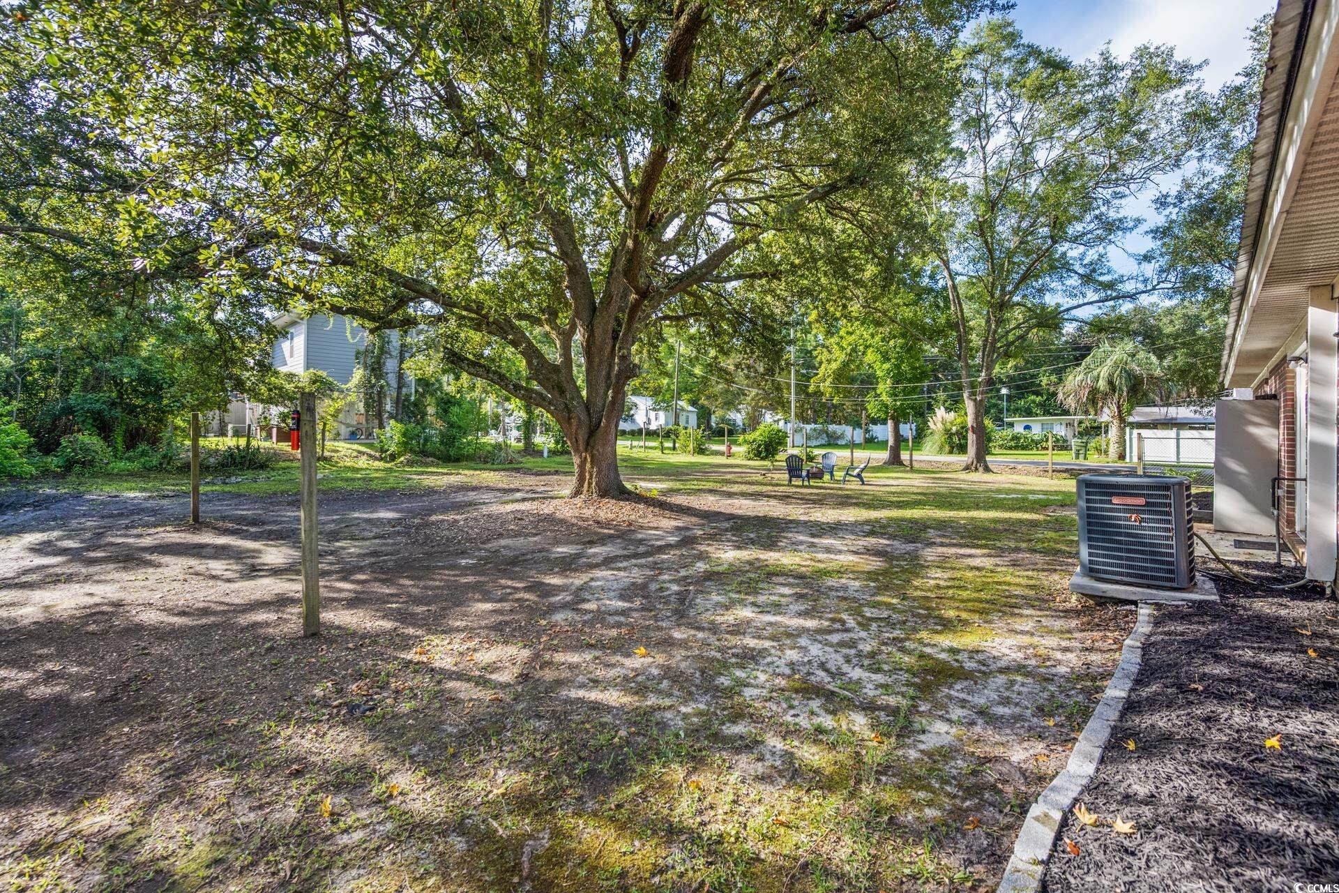 1607 Oak St.