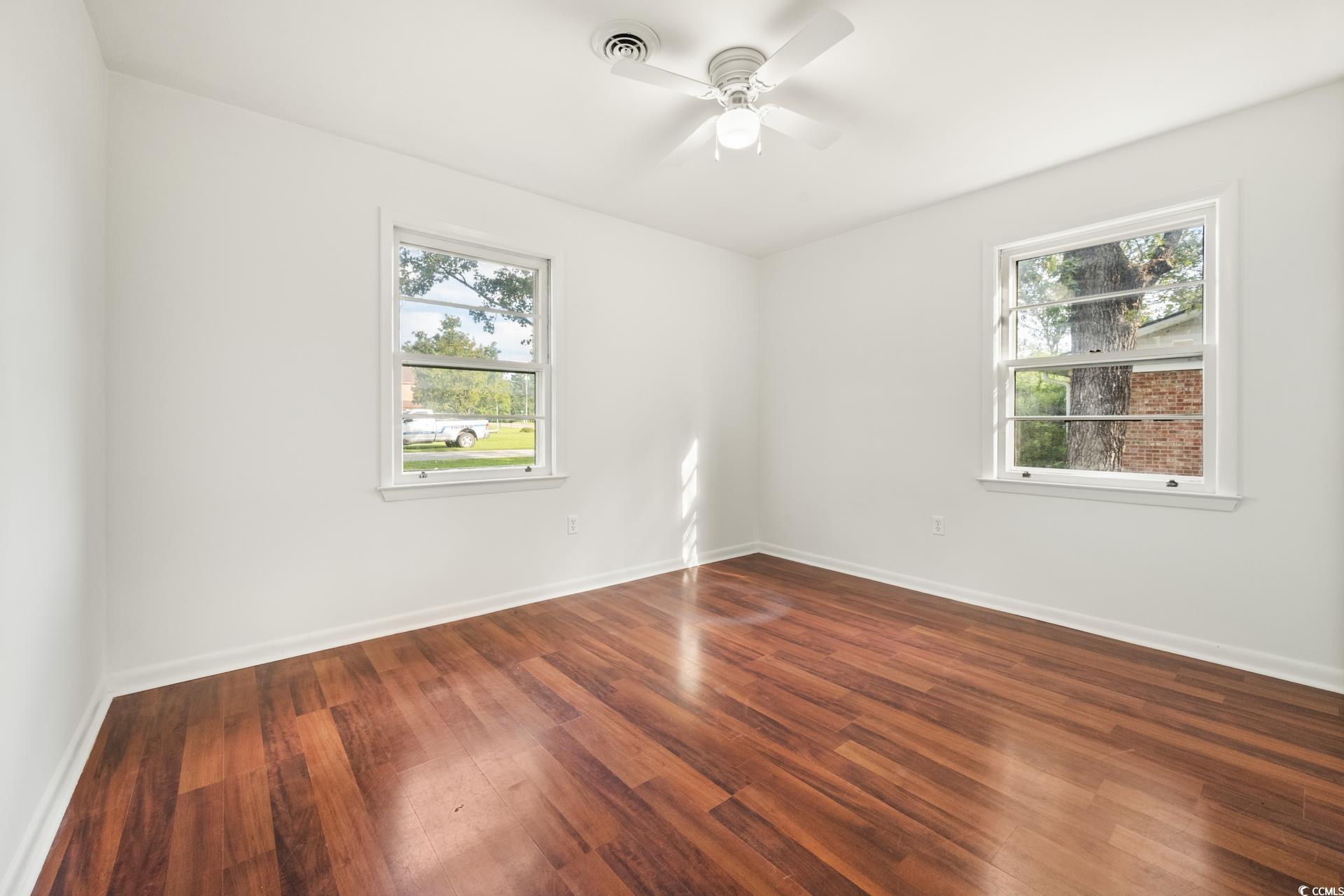 1607 Oak St.