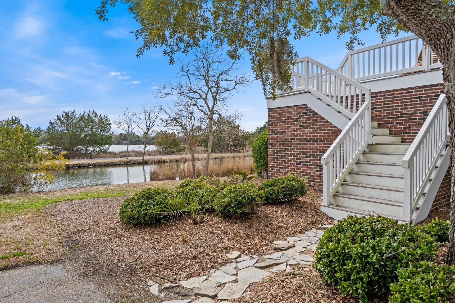 191 Marsh Lake Dr. Unit: 25