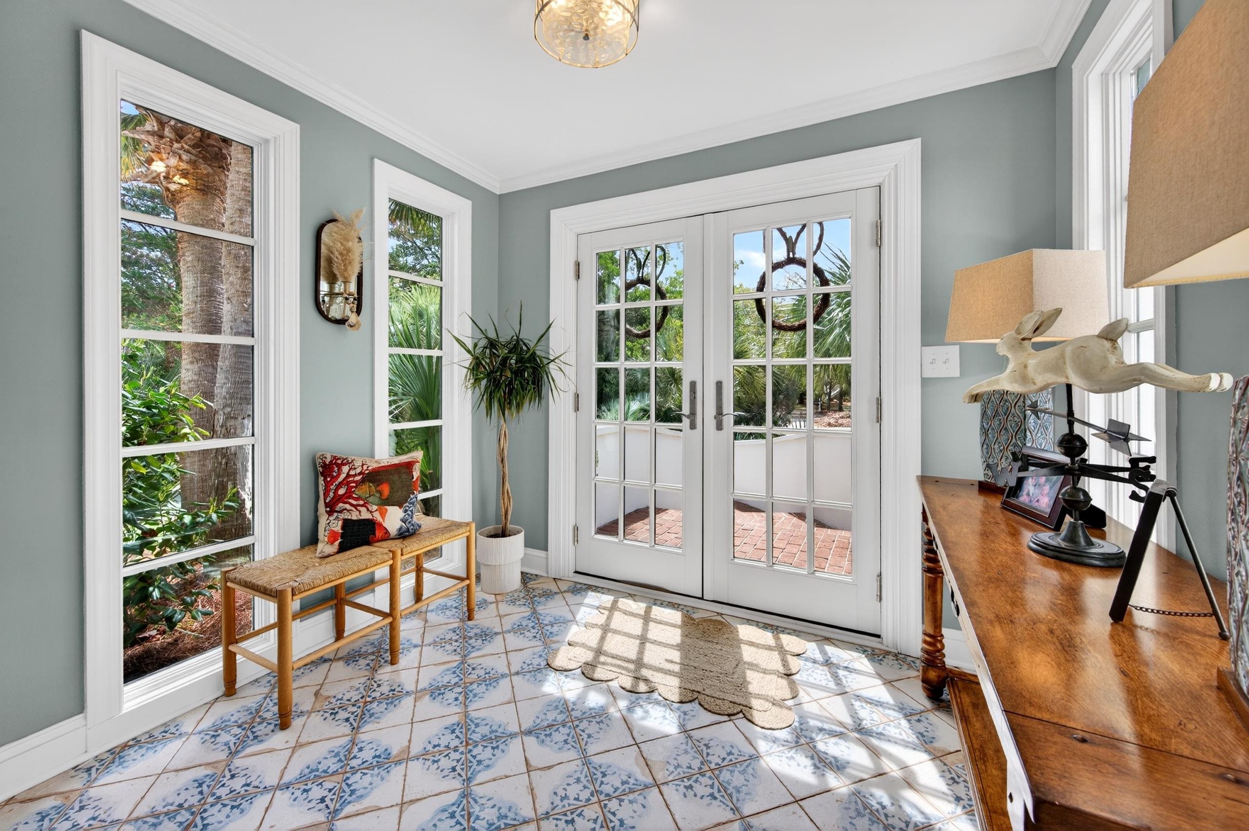 60 Seawind Ct.