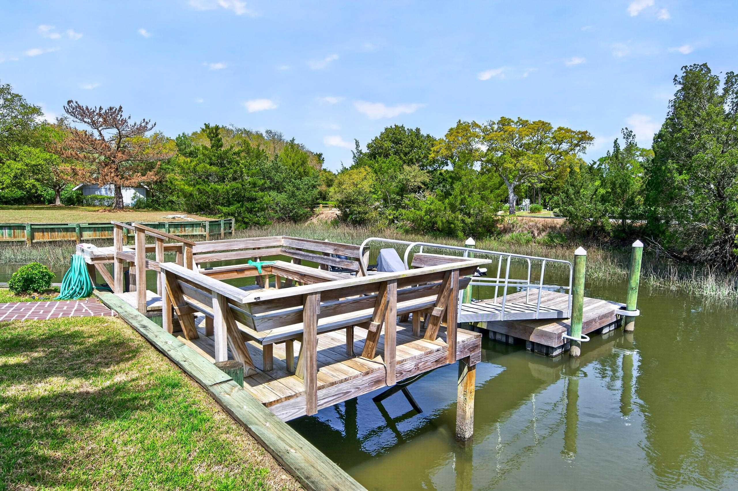 60 Seawind Ct.
