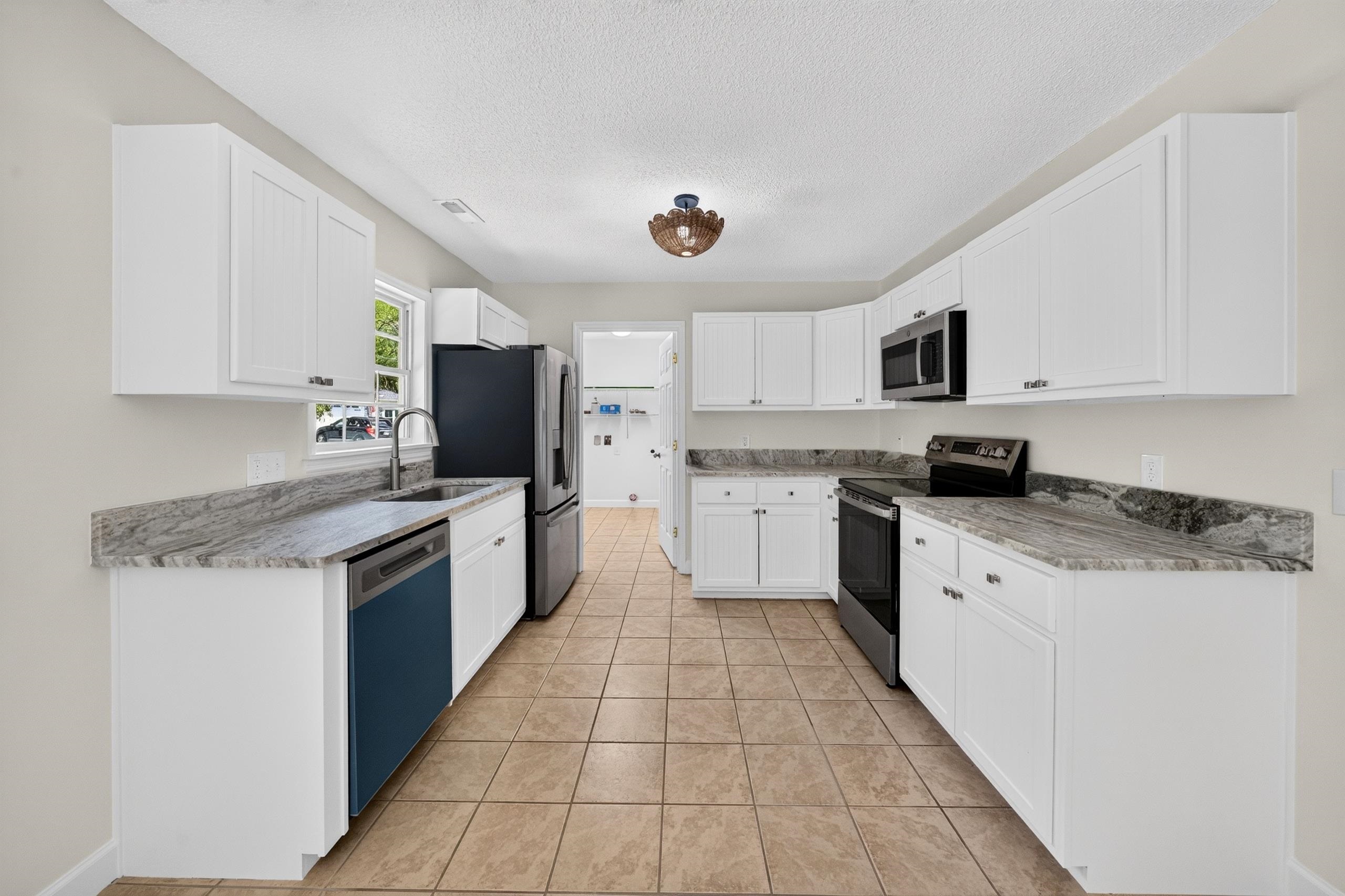 2212 South Island Rd.