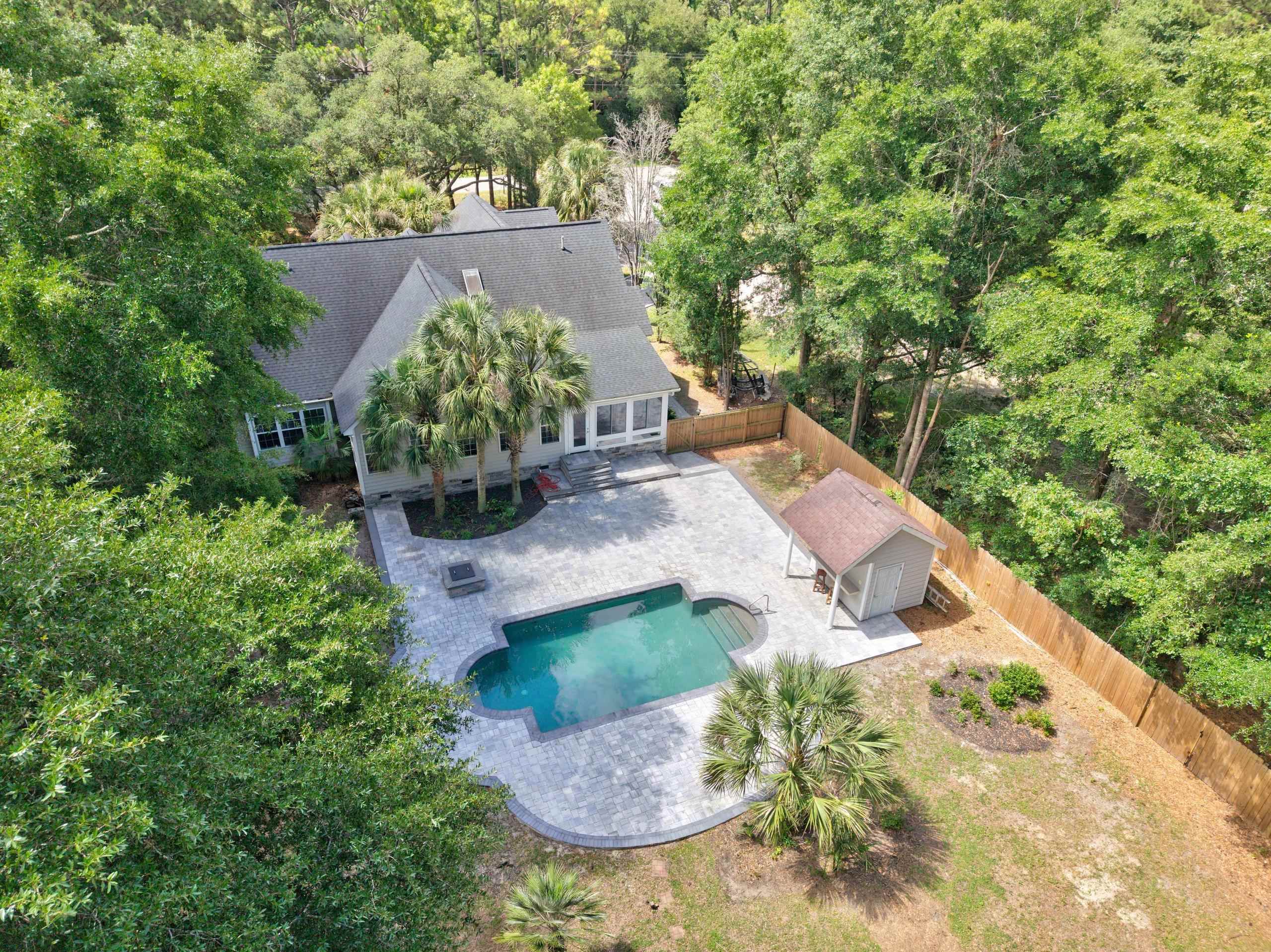 1220 Crooked Oak Dr.