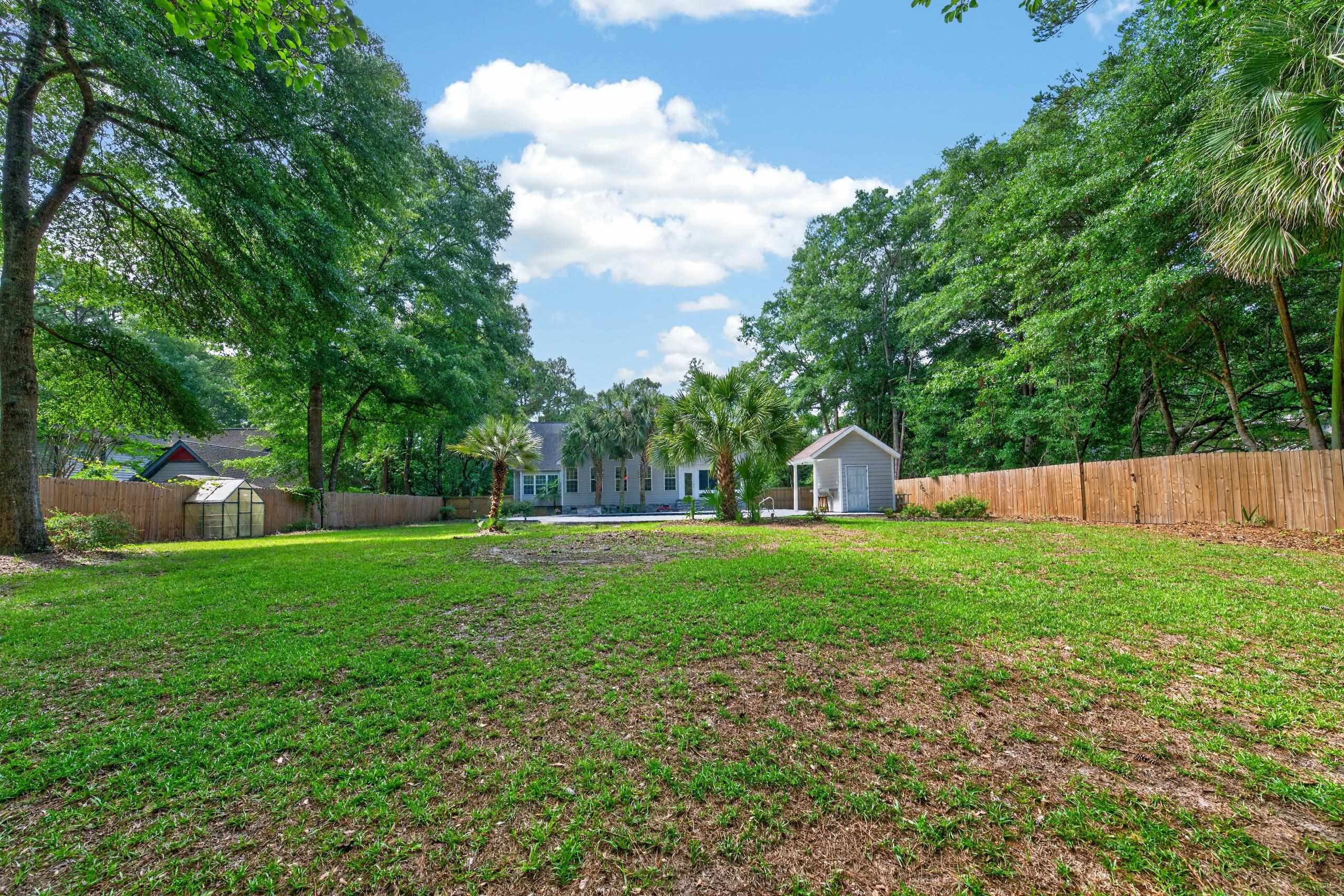1220 Crooked Oak Dr.