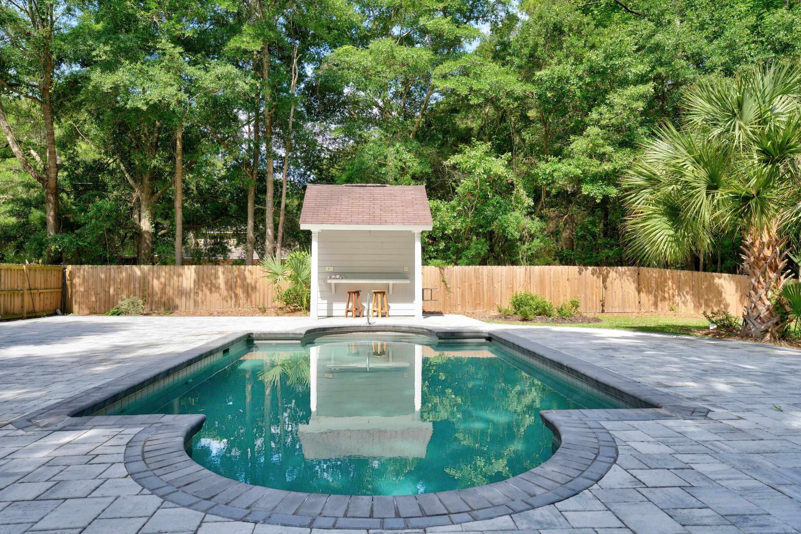 1220 Crooked Oak Dr.