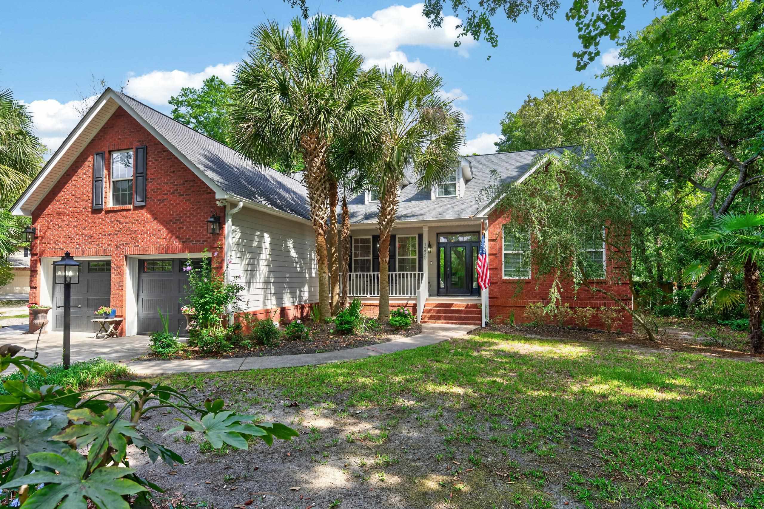 1220 Crooked Oak Dr.