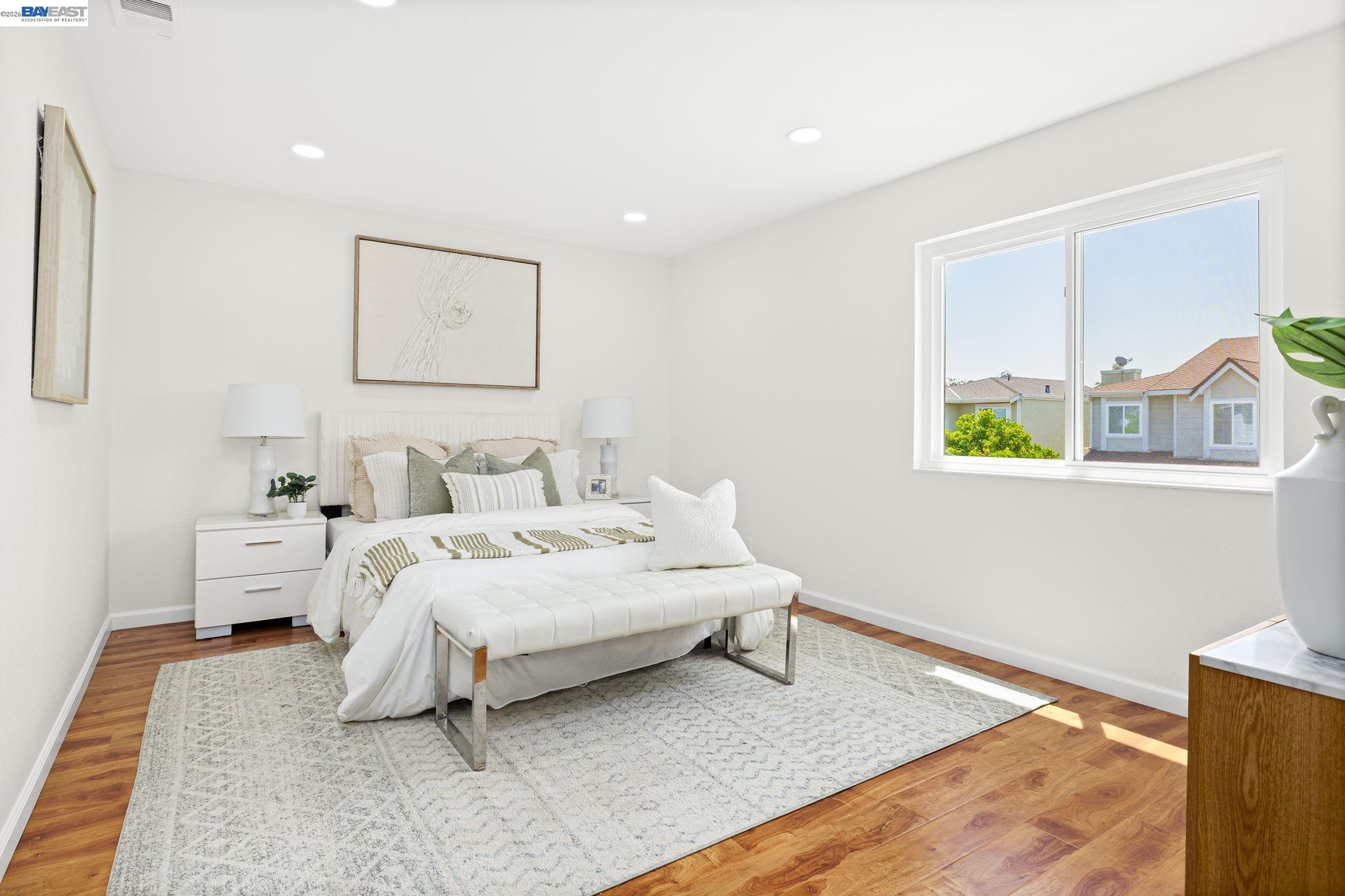 5439 Sunstar Commons
