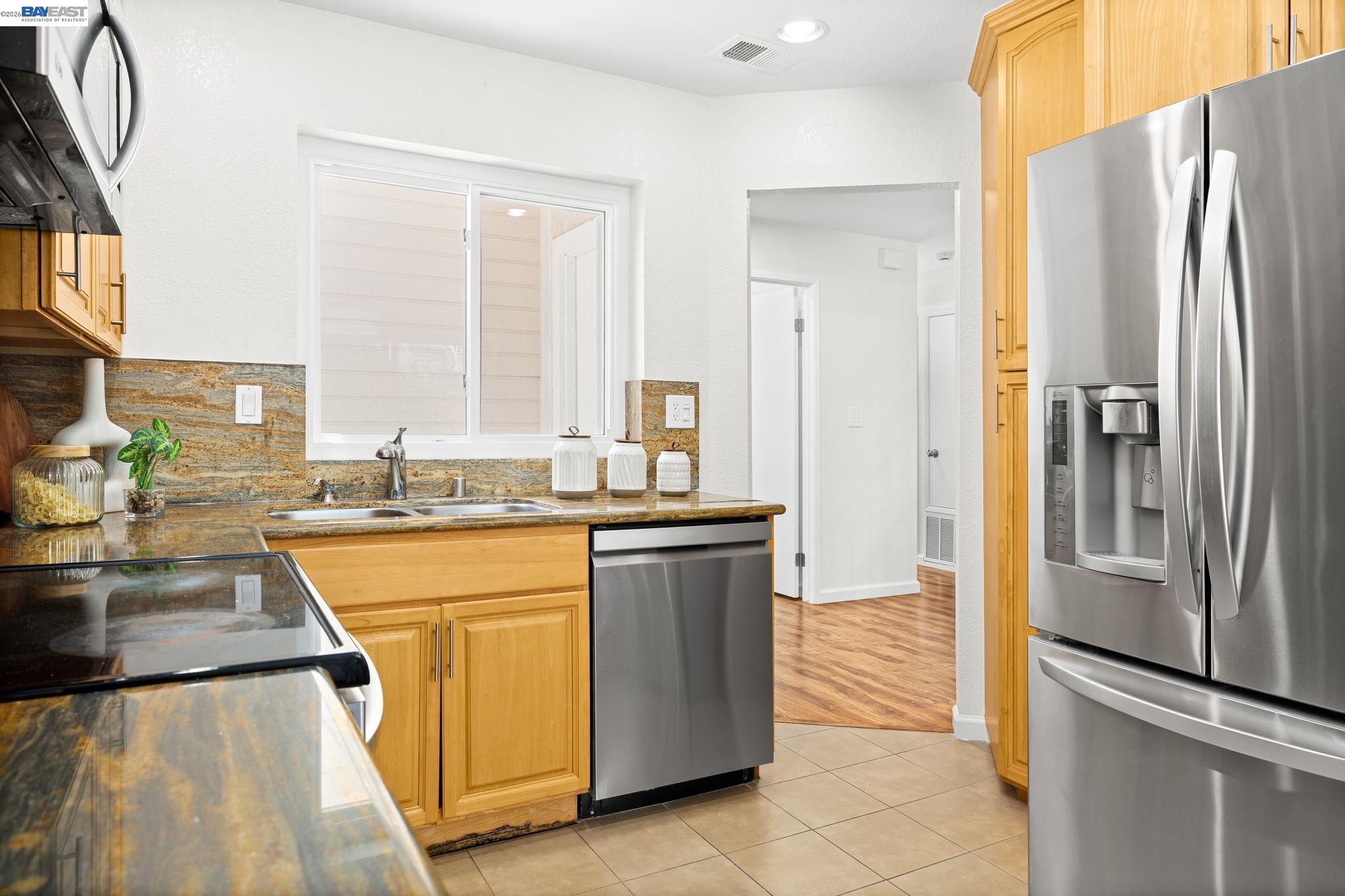 5439 Sunstar Commons