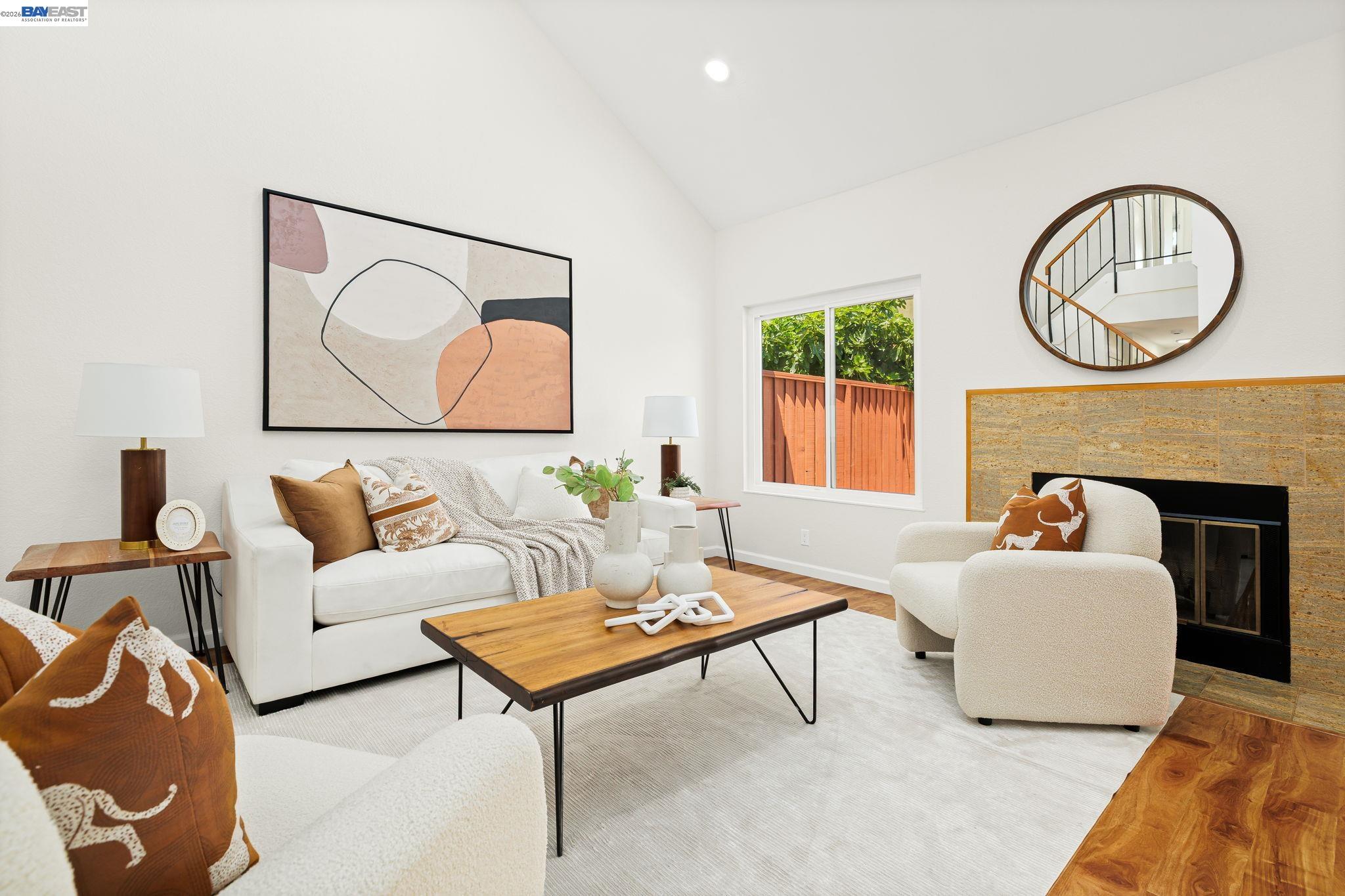 5439 Sunstar Commons
