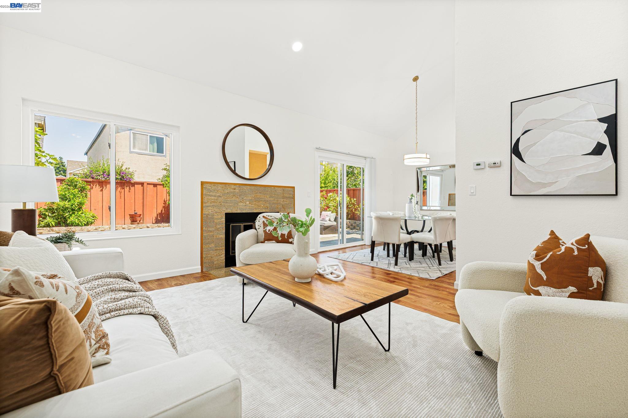 5439 Sunstar Commons