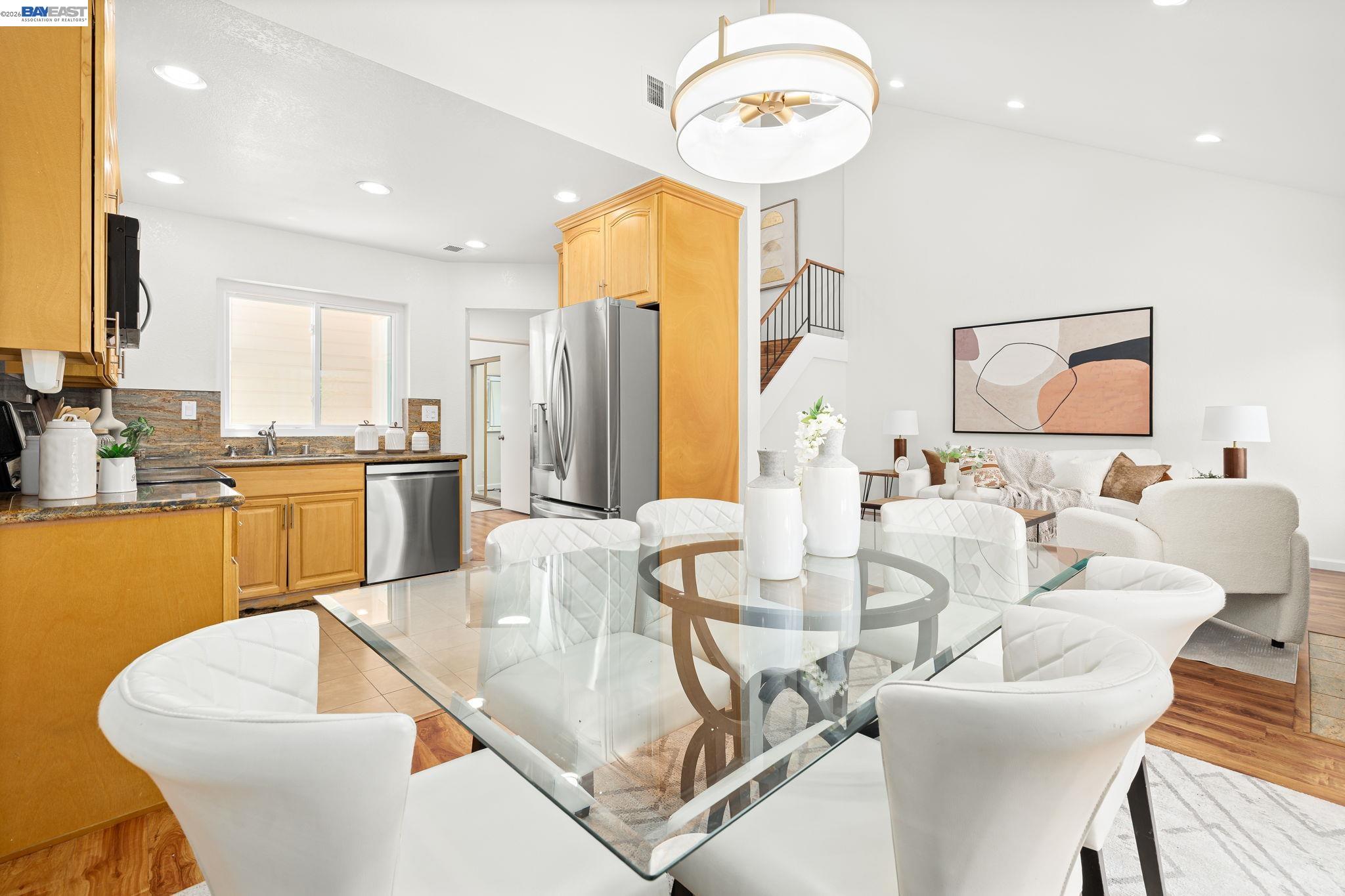5439 Sunstar Commons