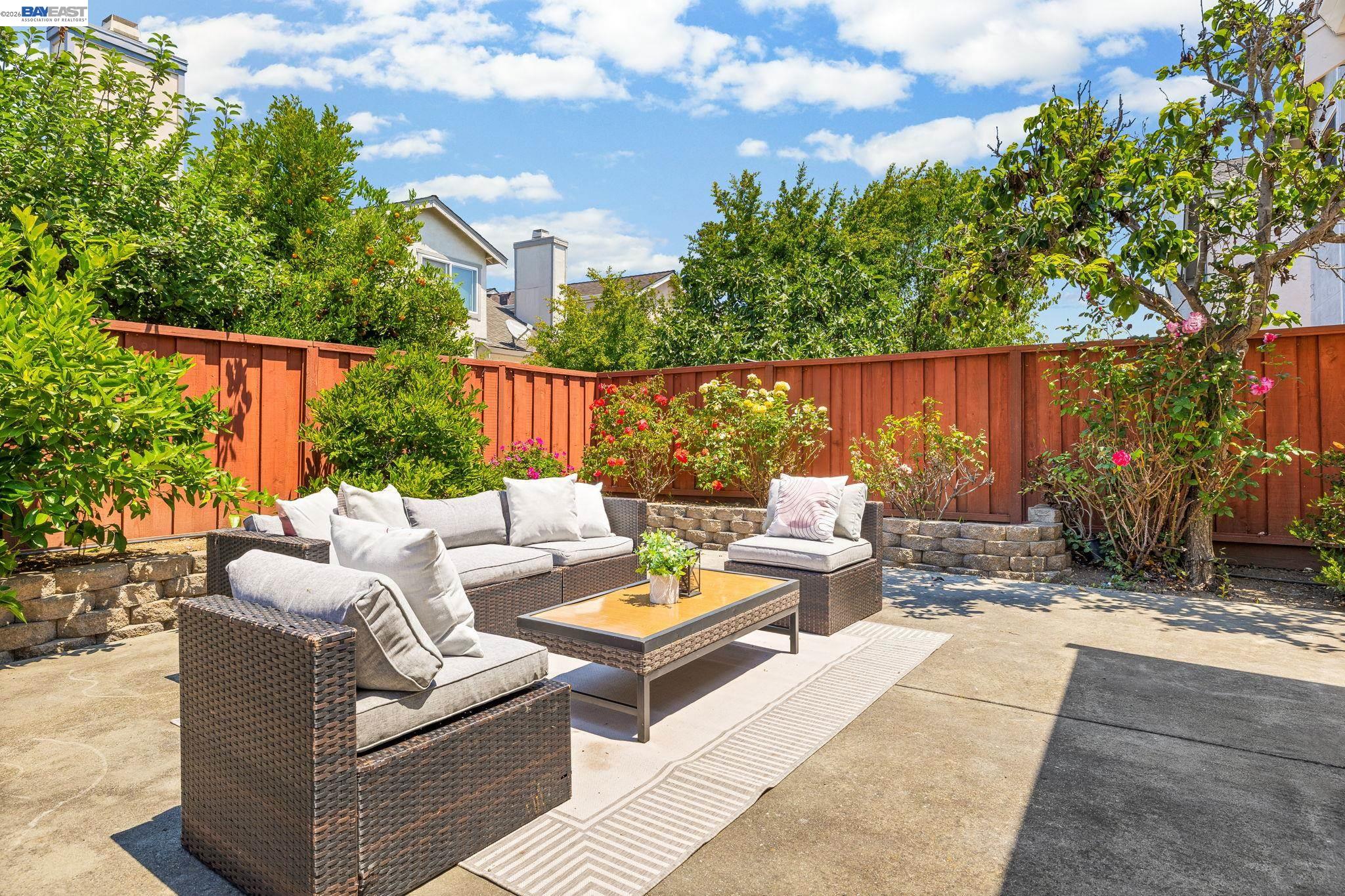 5439 Sunstar Commons