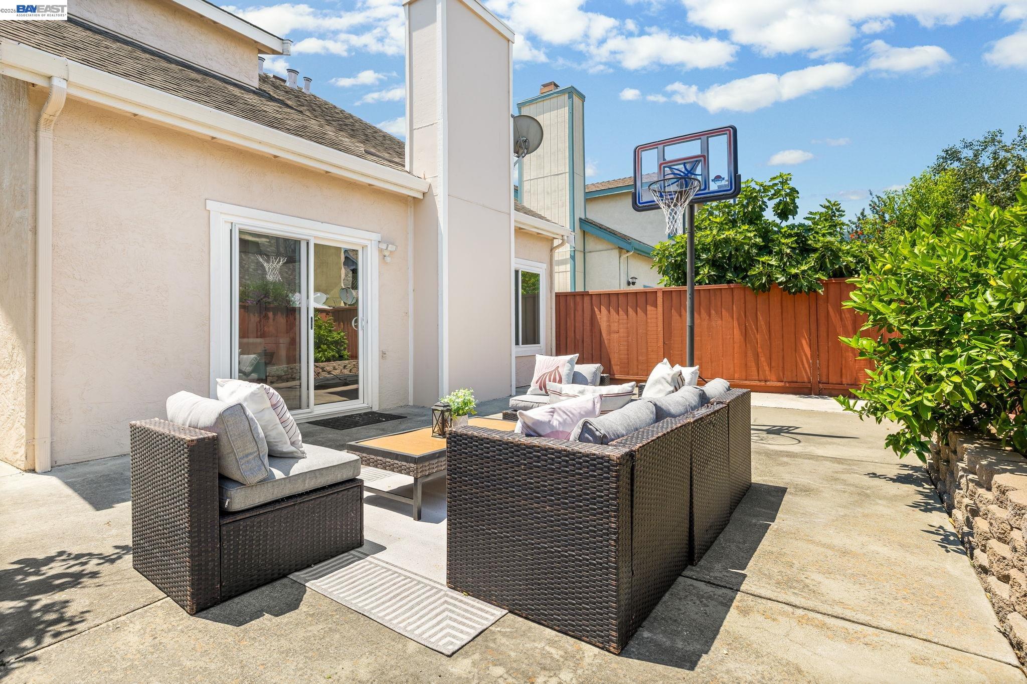 5439 Sunstar Commons