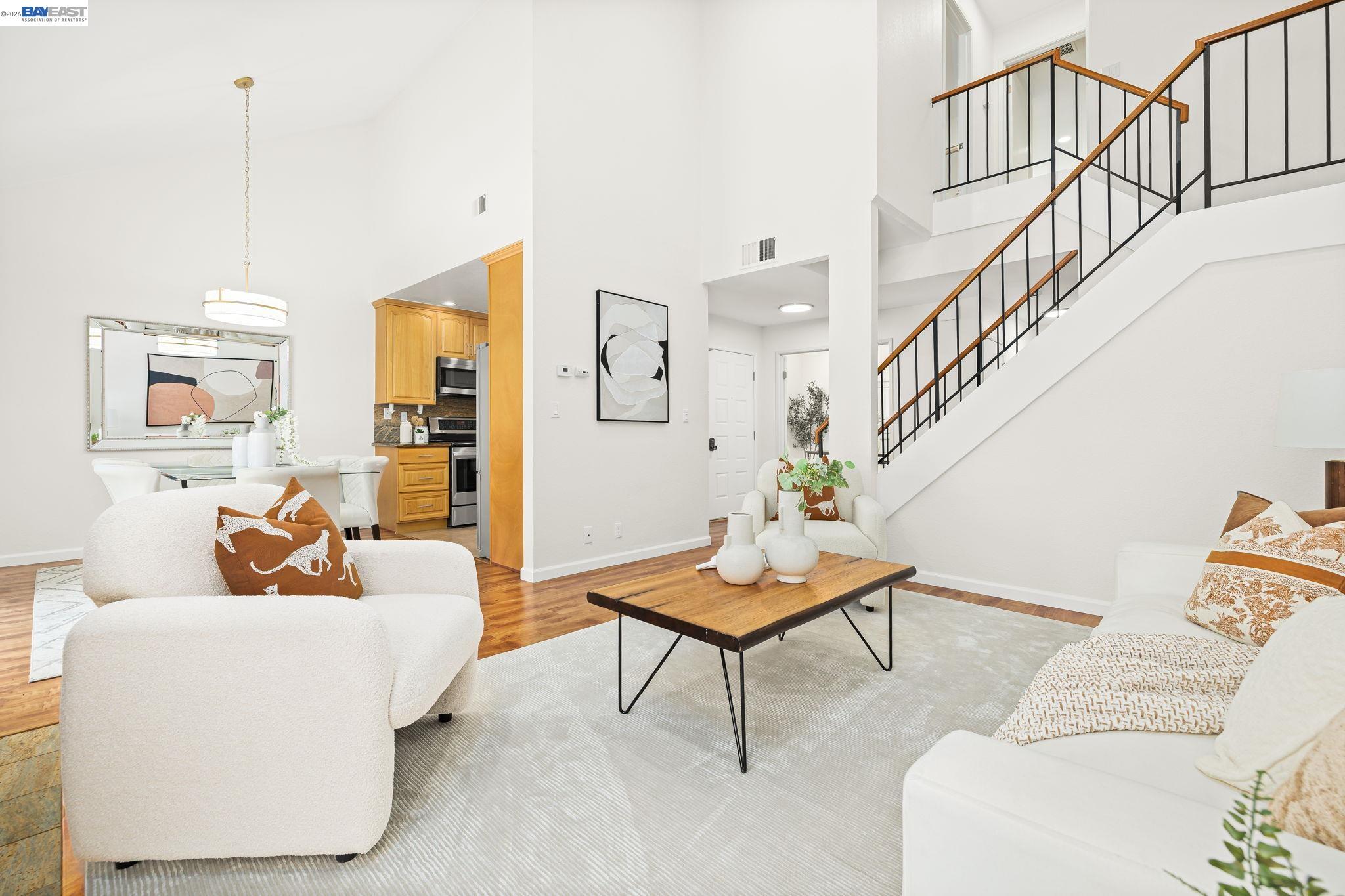 5439 Sunstar Commons