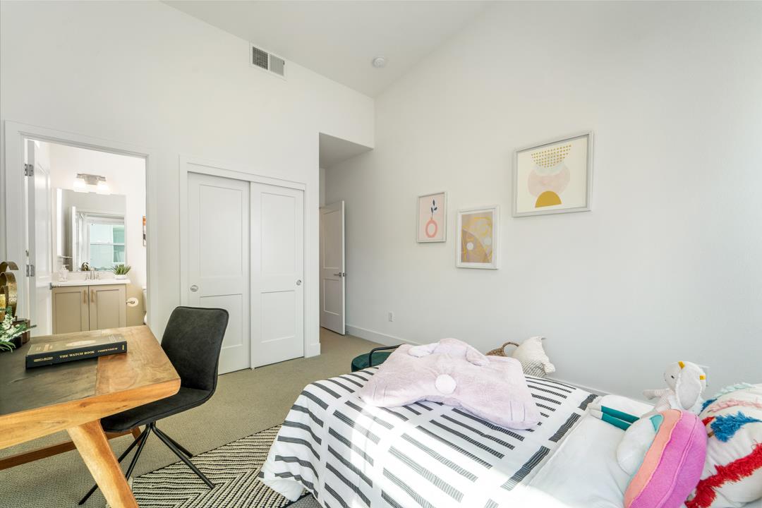 2911 Noyce Place 181