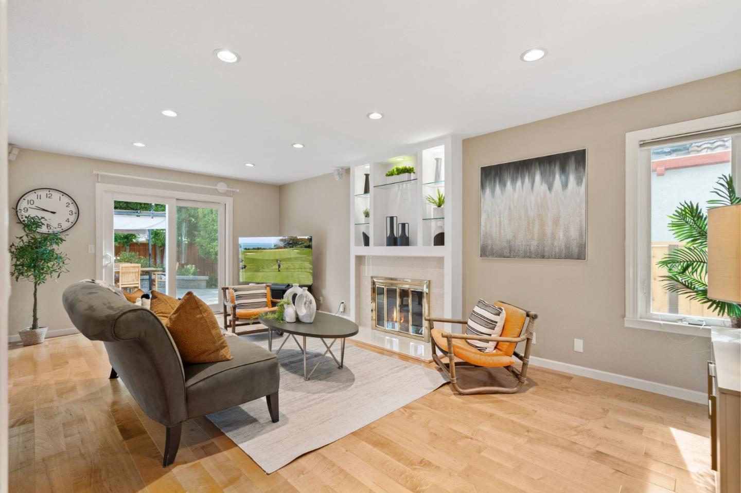 949 Hillsboro Avenue