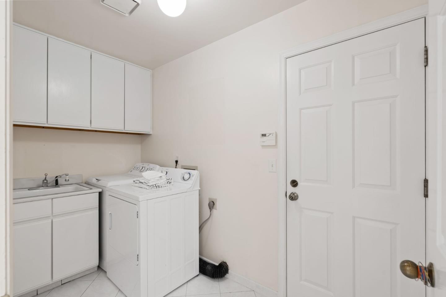 949 Hillsboro Avenue