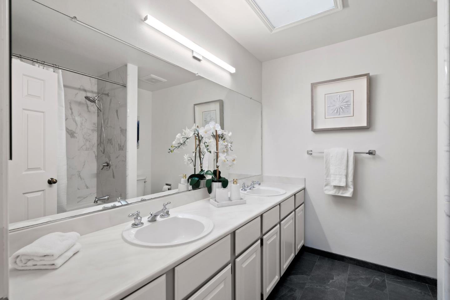 949 Hillsboro Avenue