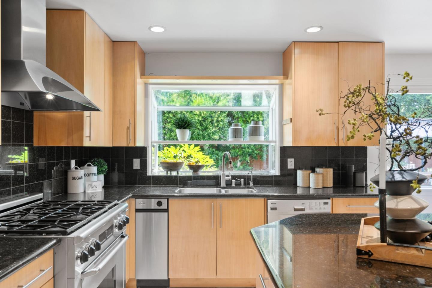 949 Hillsboro Avenue