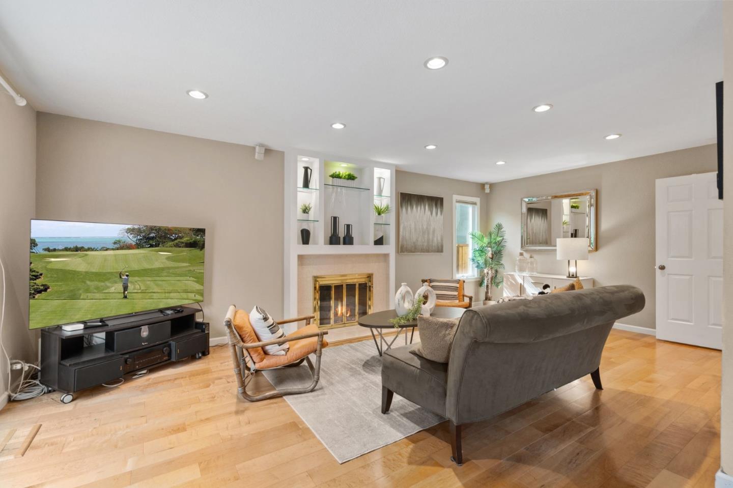 949 Hillsboro Avenue