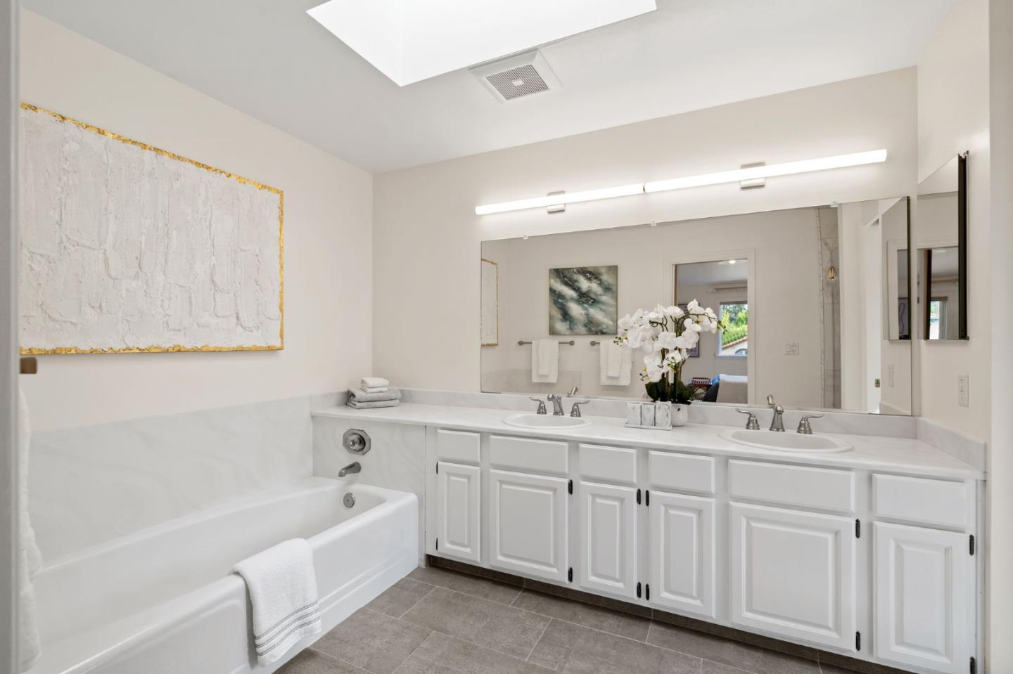 949 Hillsboro Avenue