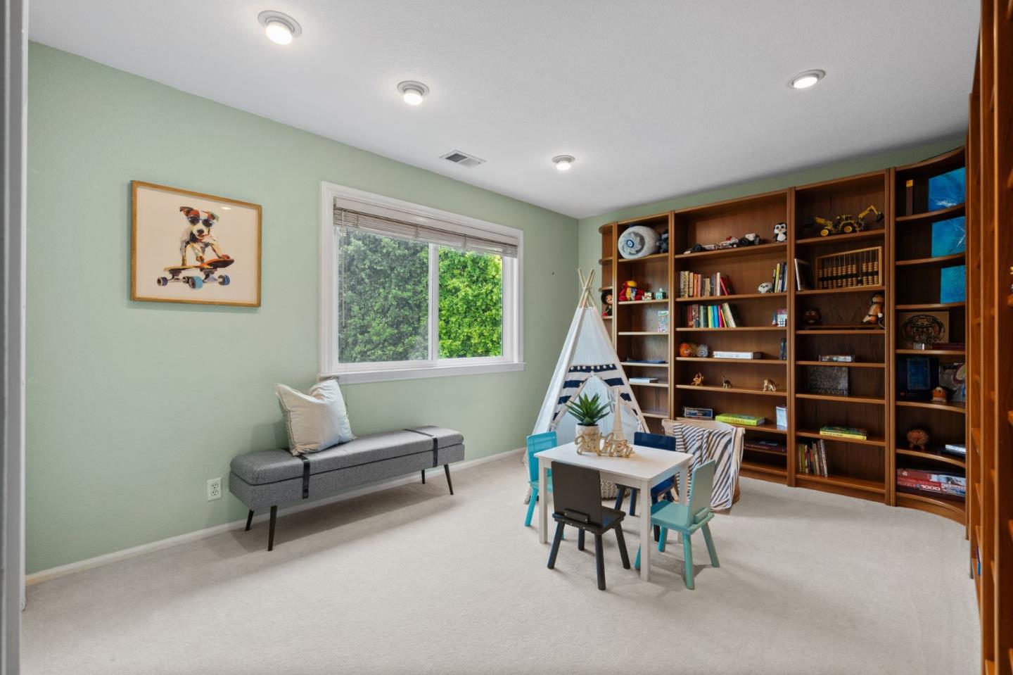 949 Hillsboro Avenue