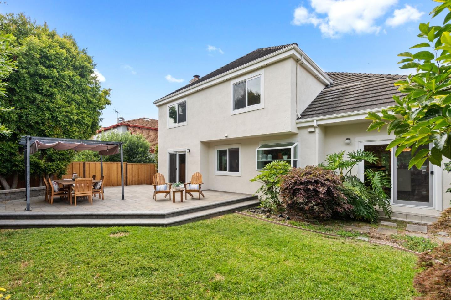 949 Hillsboro Avenue