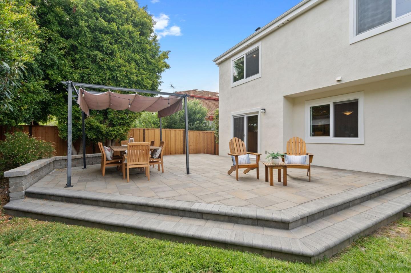 949 Hillsboro Avenue