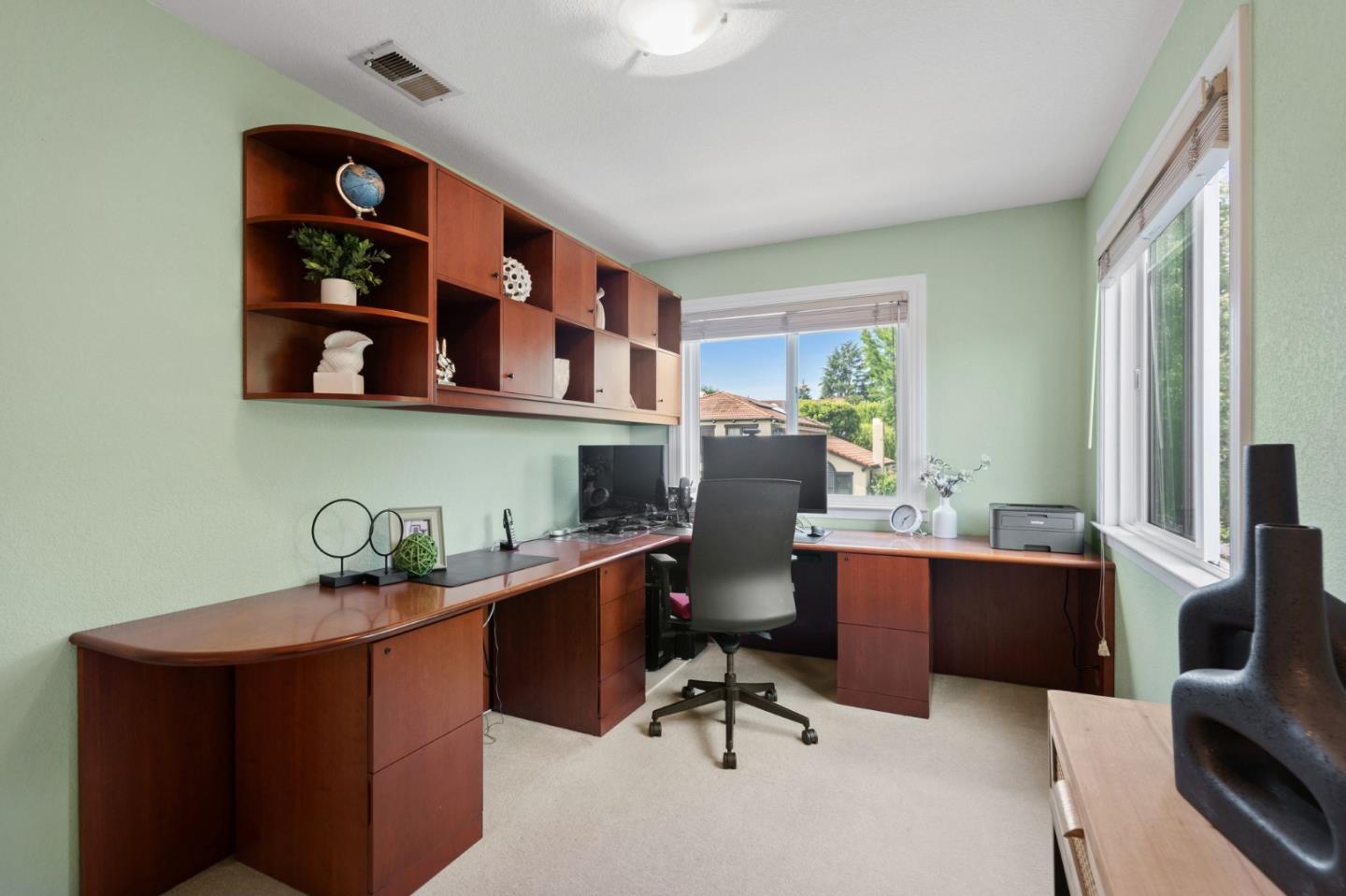 949 Hillsboro Avenue