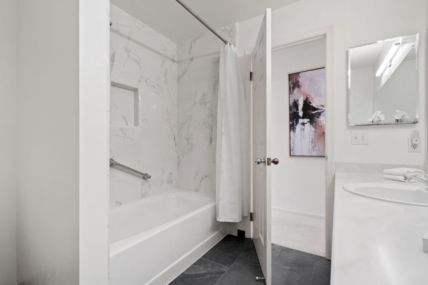 949 Hillsboro Avenue