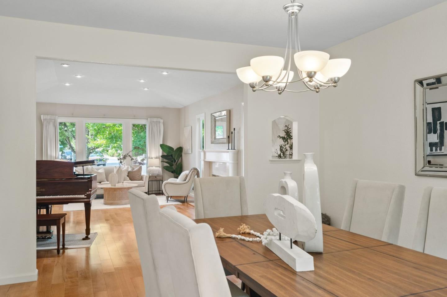 949 Hillsboro Avenue