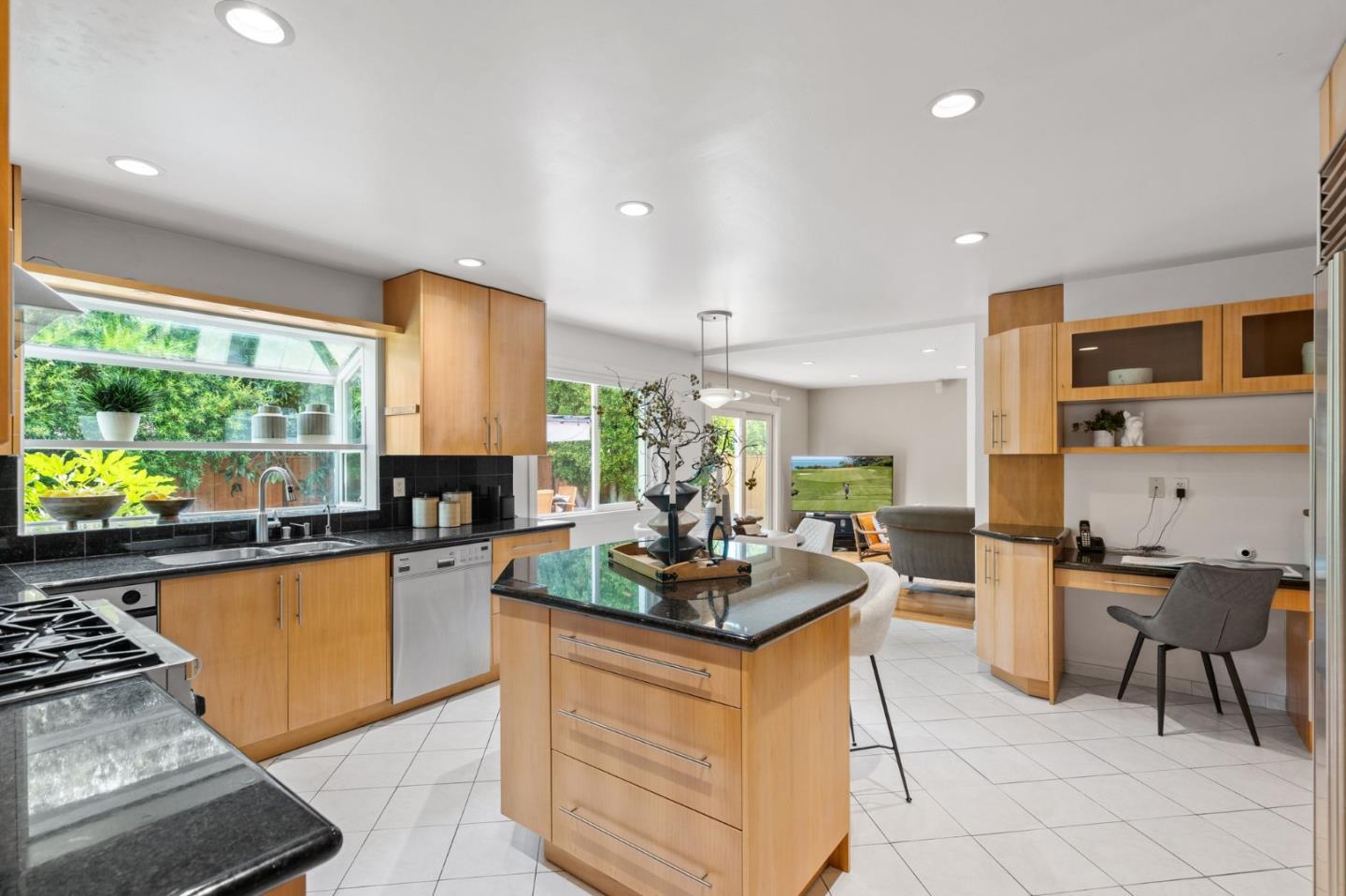 949 Hillsboro Avenue