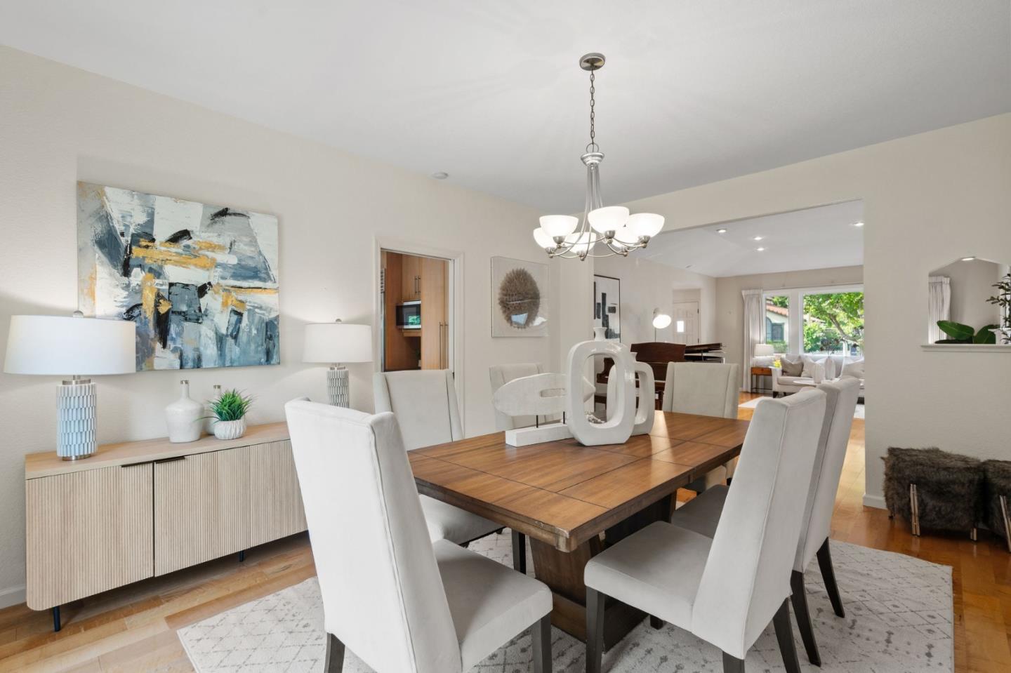 949 Hillsboro Avenue