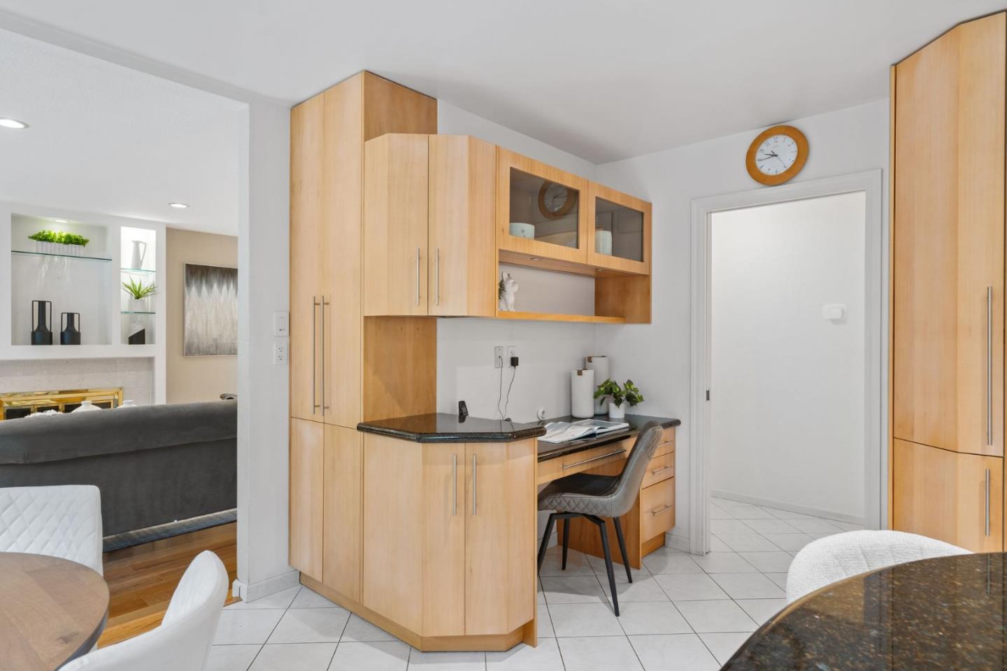 949 Hillsboro Avenue