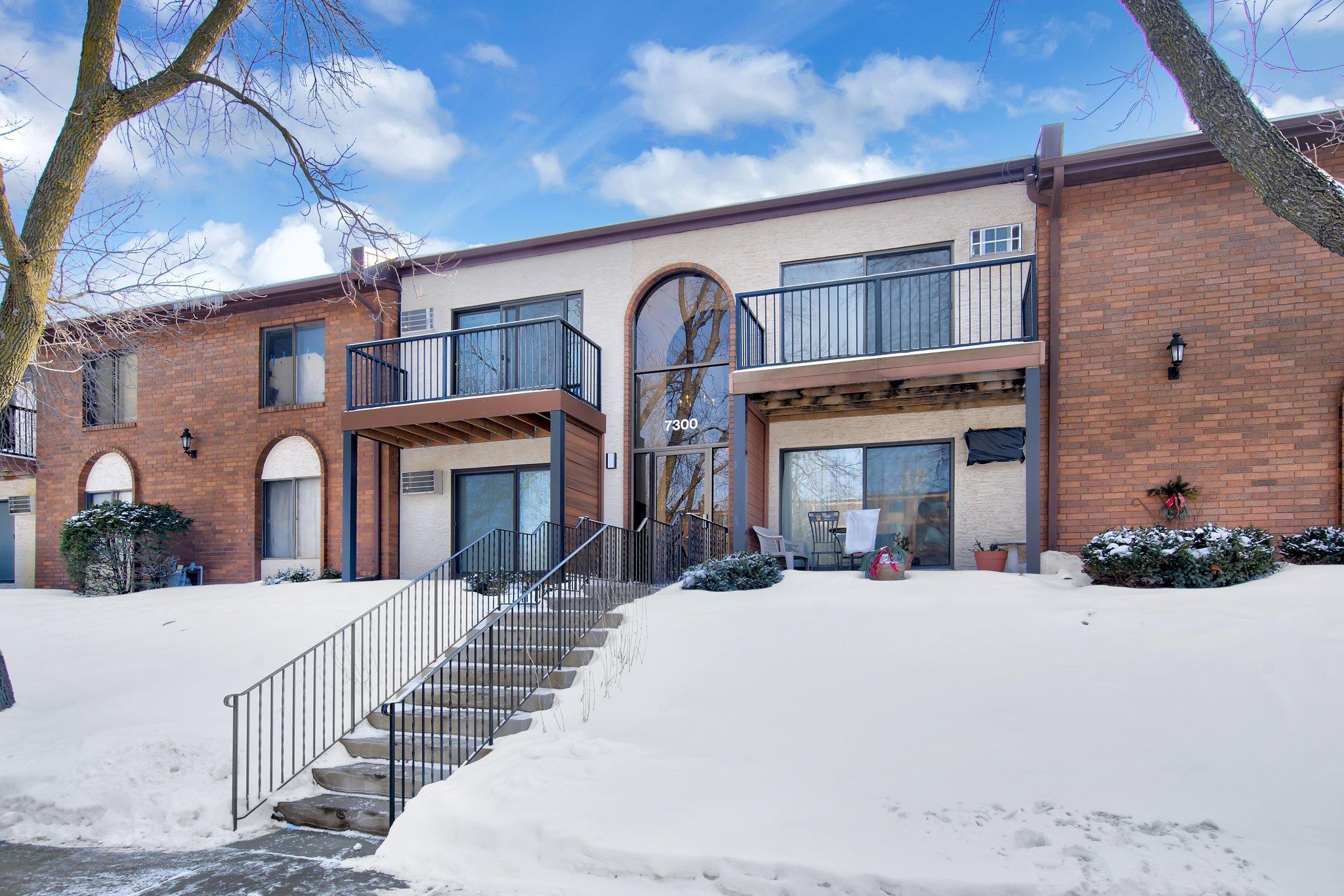 7300 York Avenue S Unit: 2063