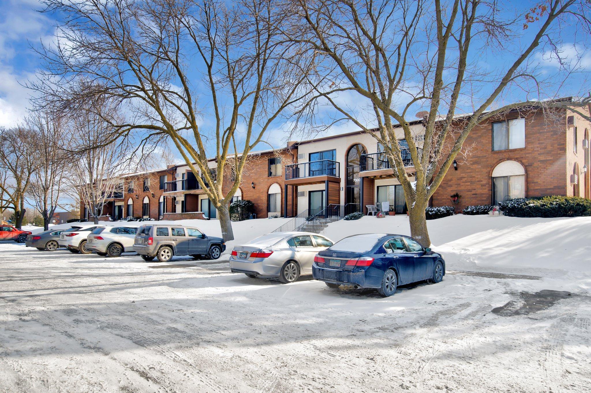 7300 York Avenue S Unit: 2063